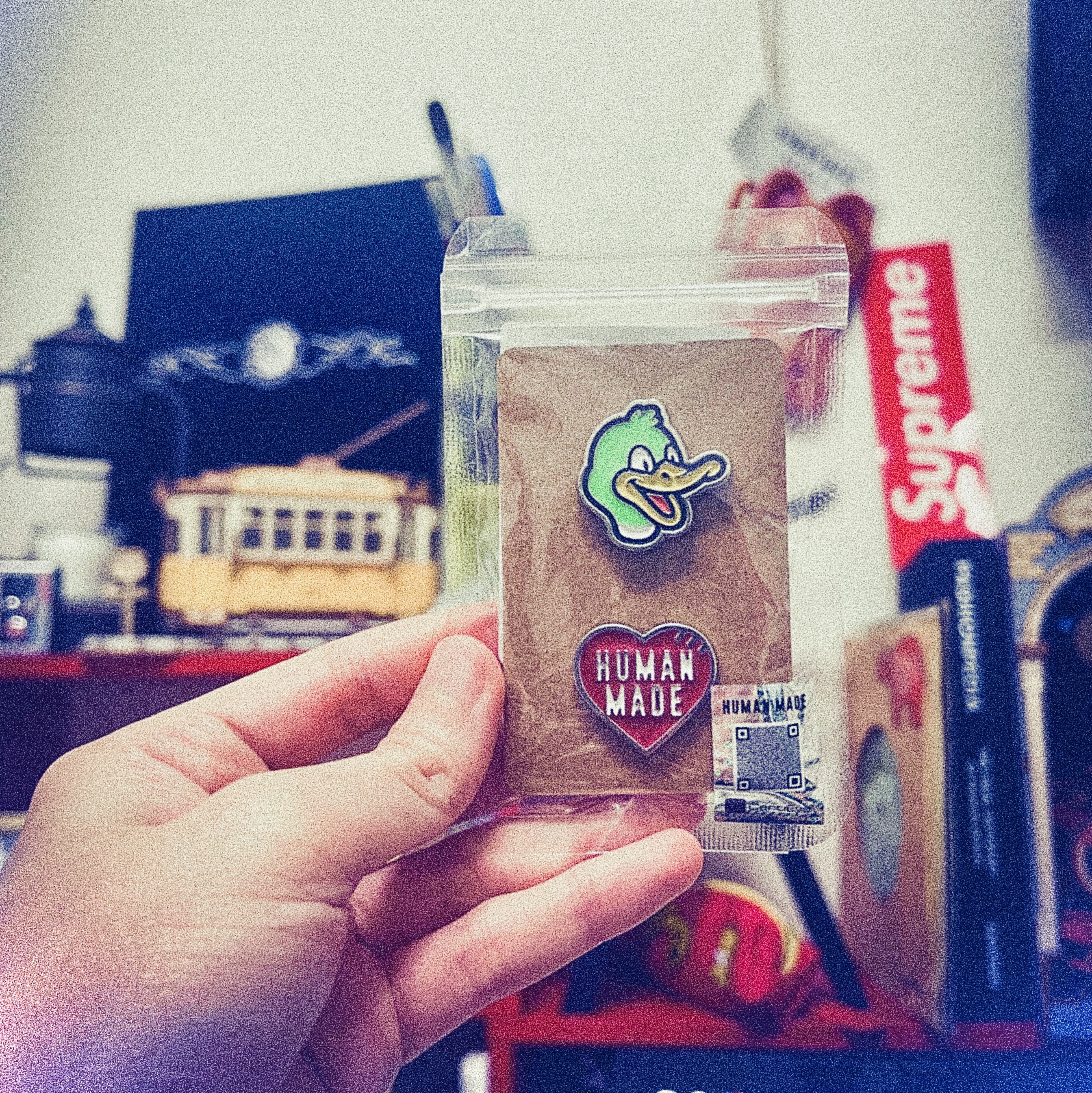 Human Made Pins Set Red 착용 스타일