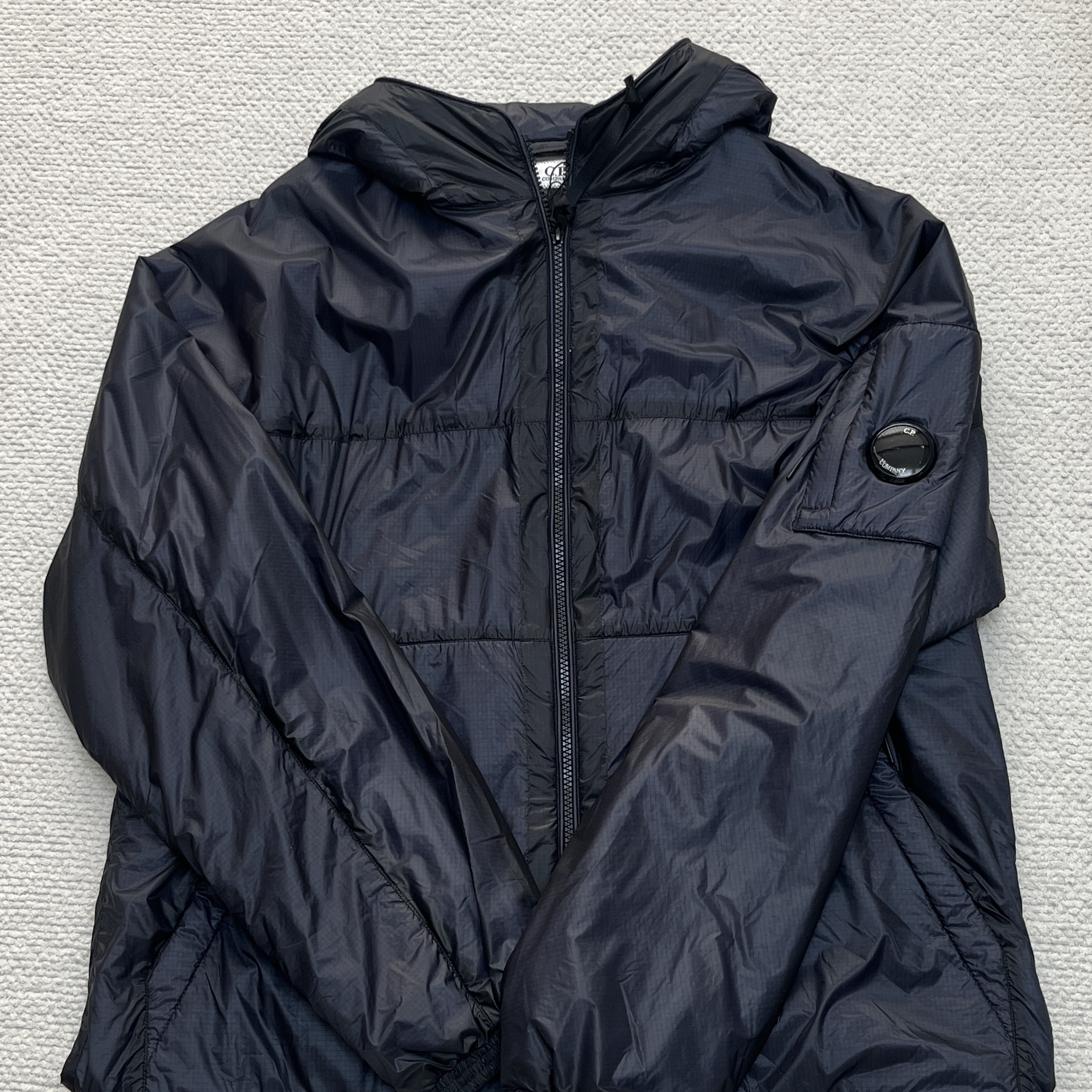C.P. Company Nada Shell Hooded Padded Jacket Total Eclipse Blue - 25FW 착용 스타일