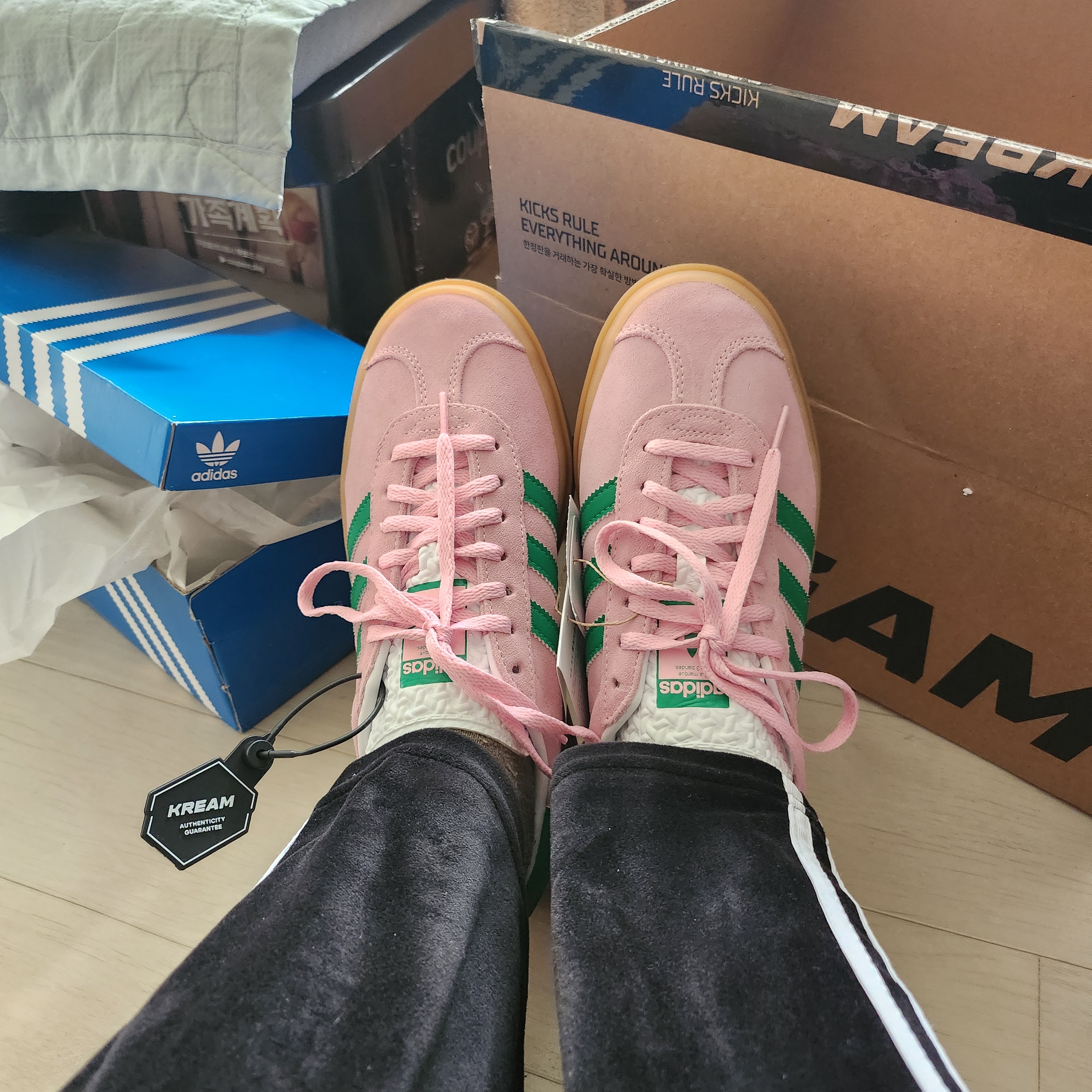 (W) Adidas Gazelle Bold True Pink Green 착용 스타일 - 1