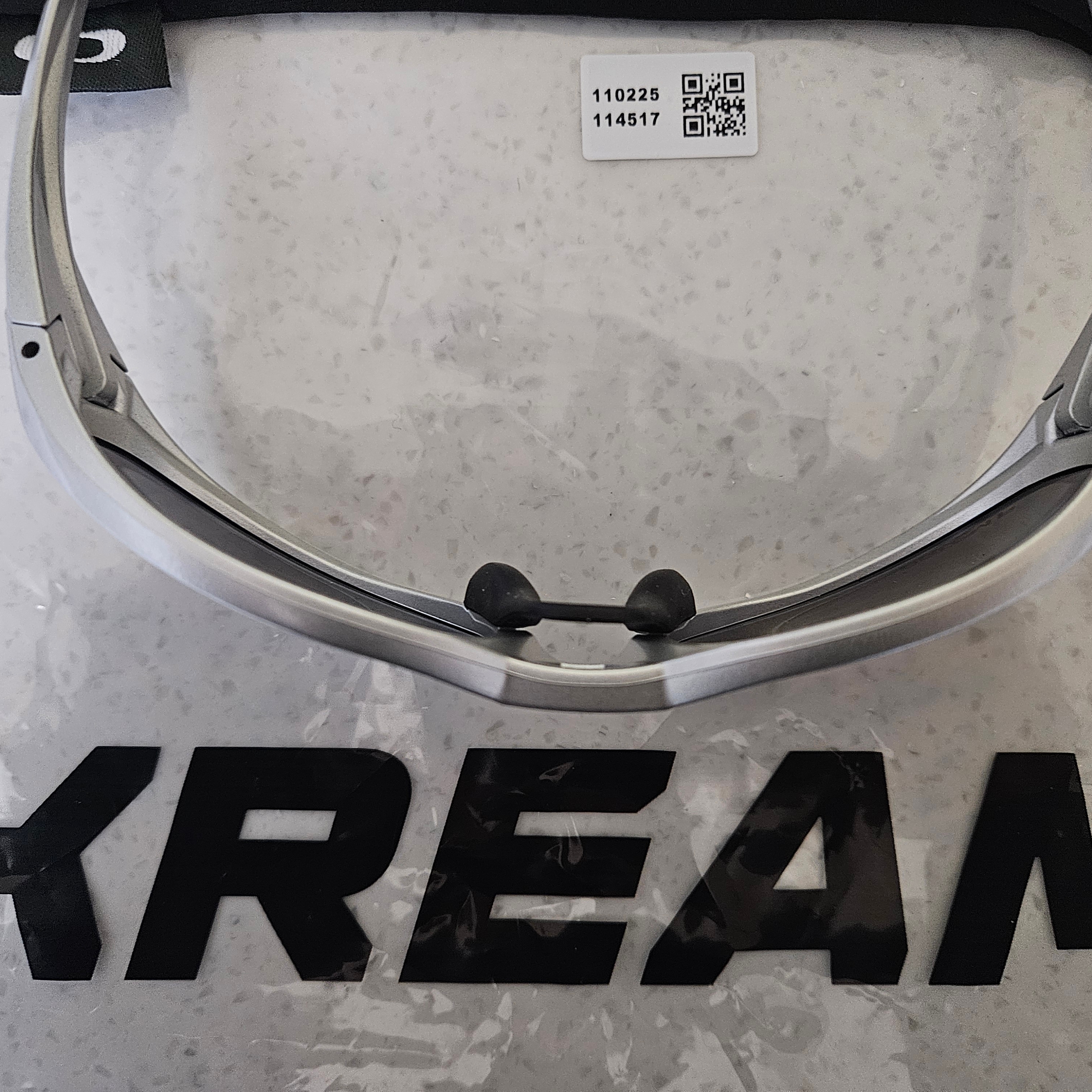 Oakley Eye Jacket Redux Silver Frame Prizm Black Polarized Lenses High Bridge Fit 착용 스타일 - 5