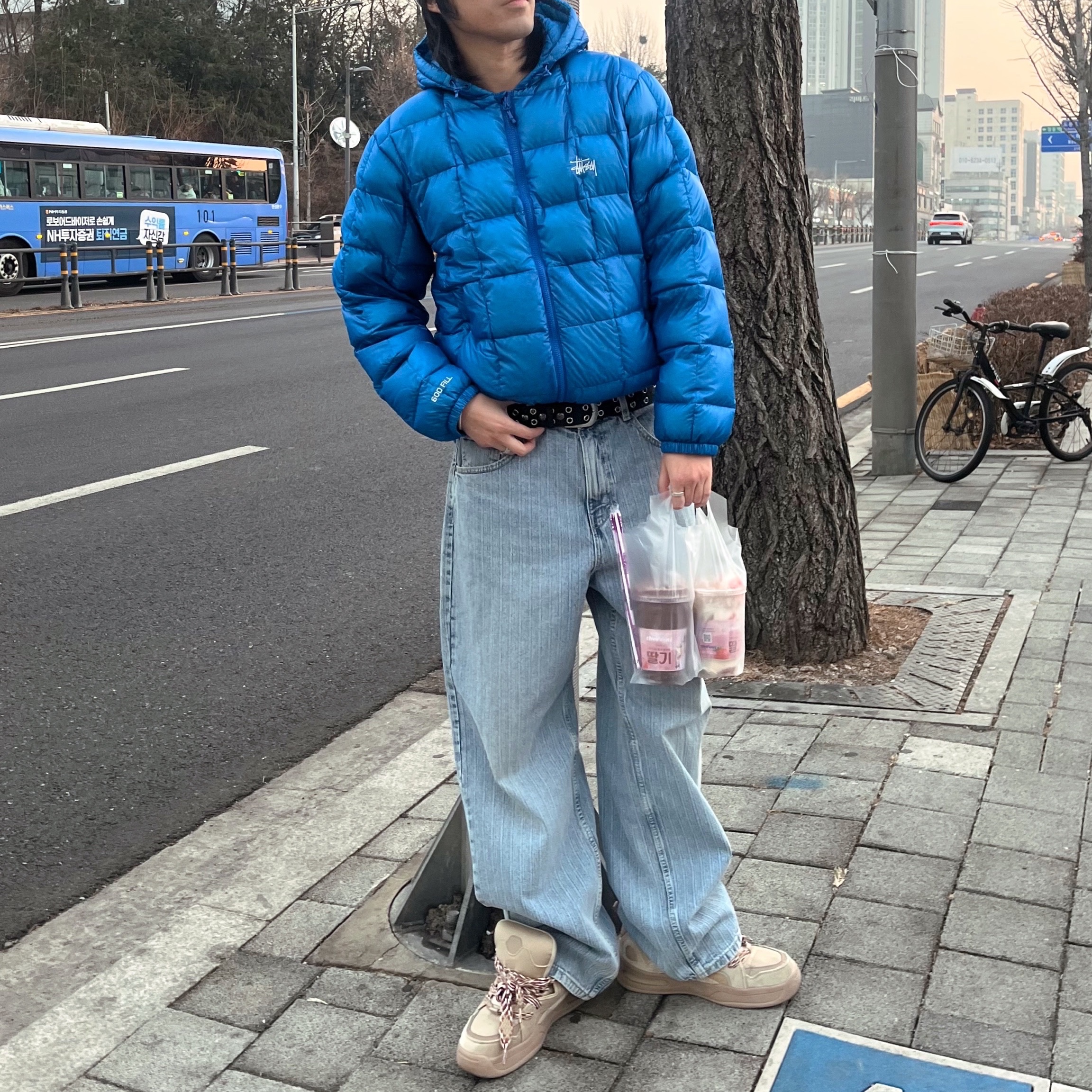 Stussy Midweight Hooded Puffer Blue 착용 스타일
