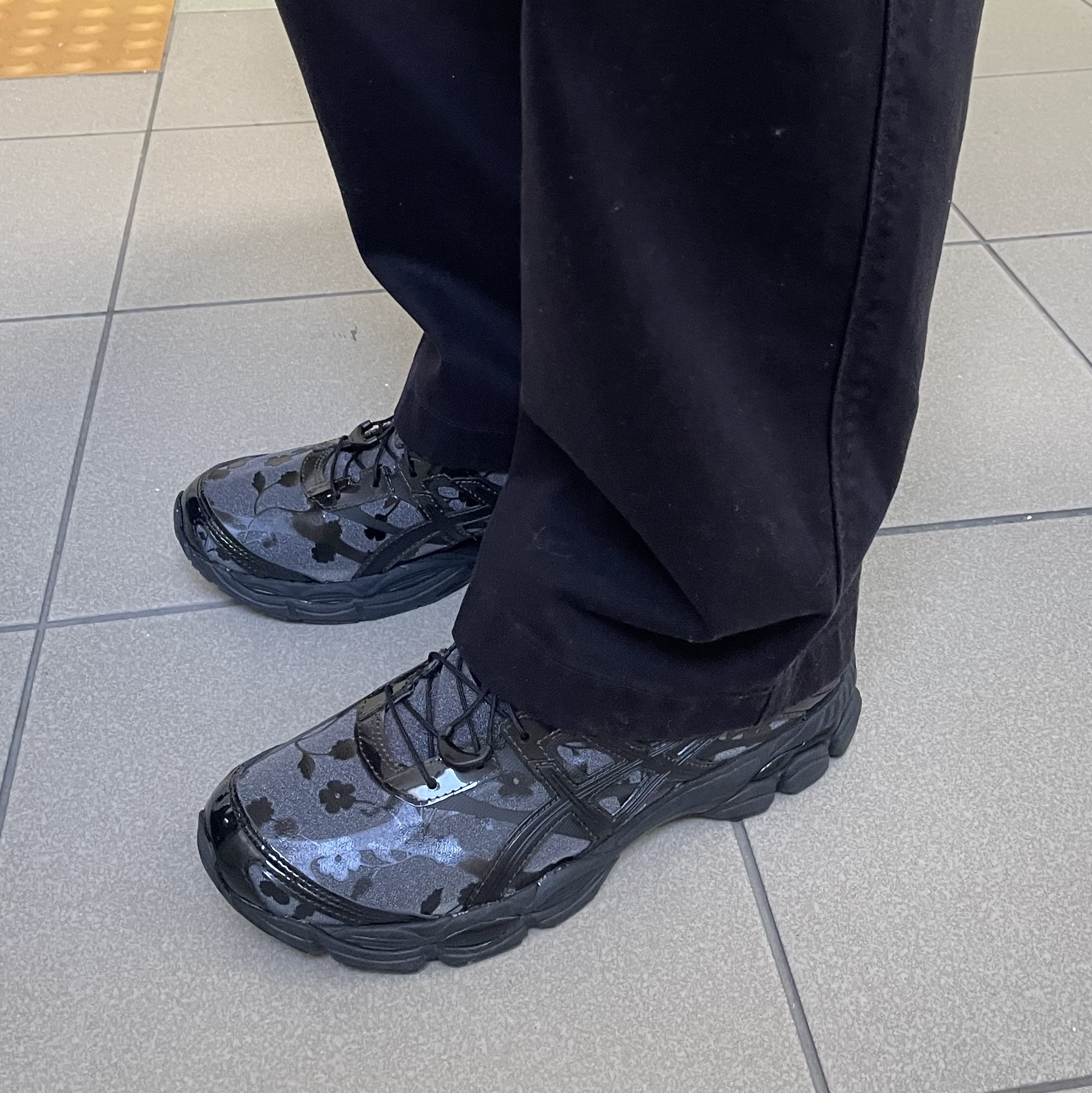 Asics x Cecilie Bahnsen Gel-Cumulus 16 Black 착용 스타일