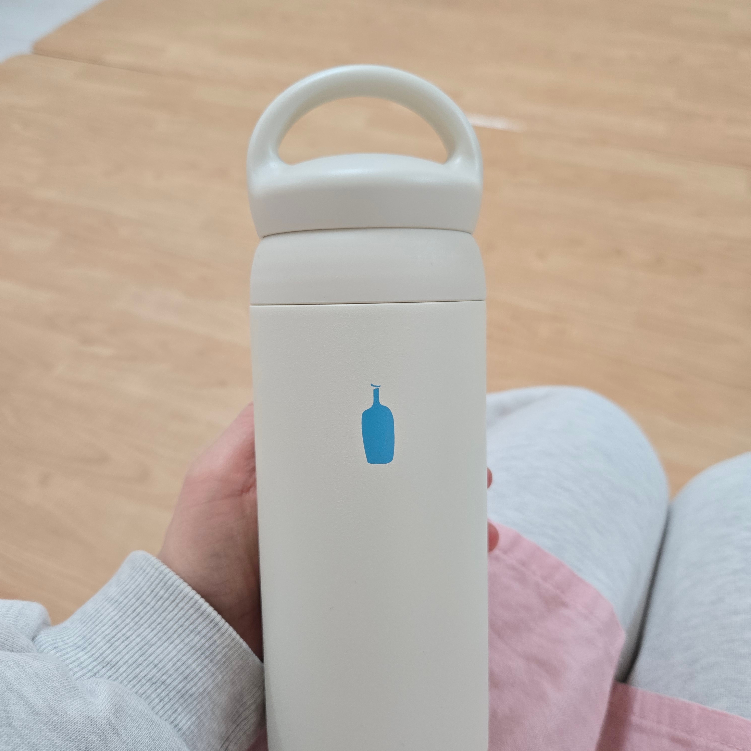 Human Made x Blue Bottle Coffee Day Off Tumbler White 착용 스타일 - 2