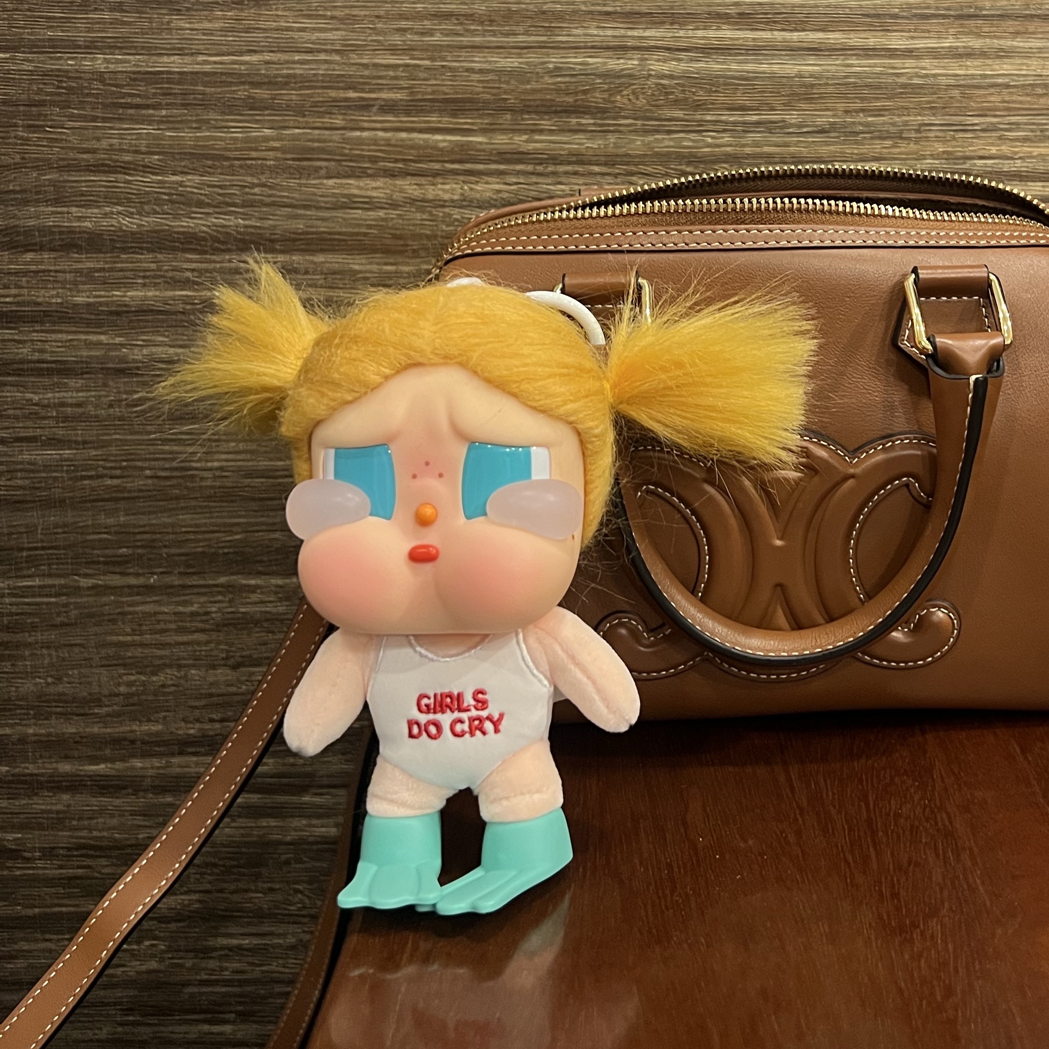 Pop Mart Crybaby Vacation Mode On Series Vinyl Plush Pendant Glug-Glug (Opened Case), Celine Small Boston Cuir Triomphe in Smooth Calfskin Tan 착용 스타일 - 2