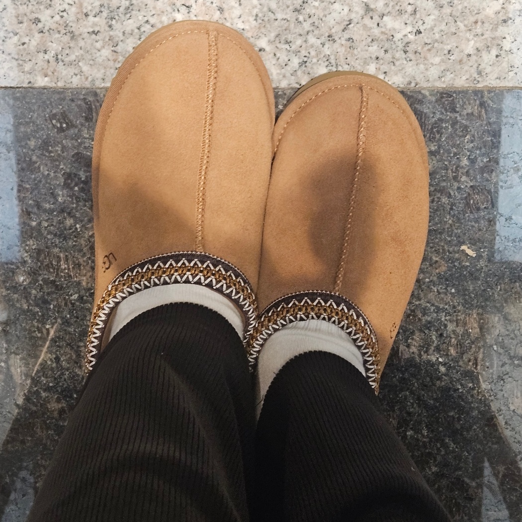 (W) UGG Tasman II Chestnut 착용 스타일