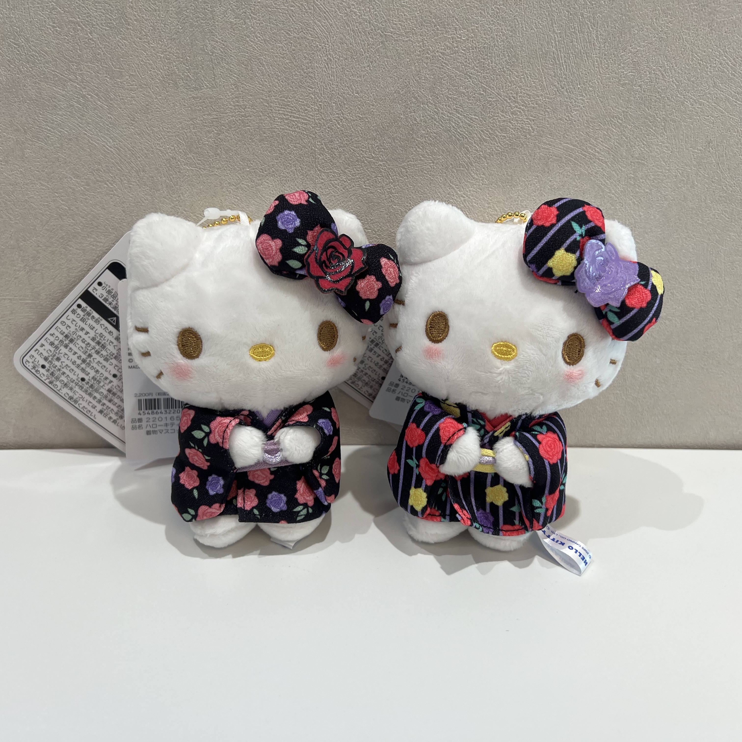 Sanrio Hello Kitty Blossom Kimono Mascot Holder 착용 스타일 - 2