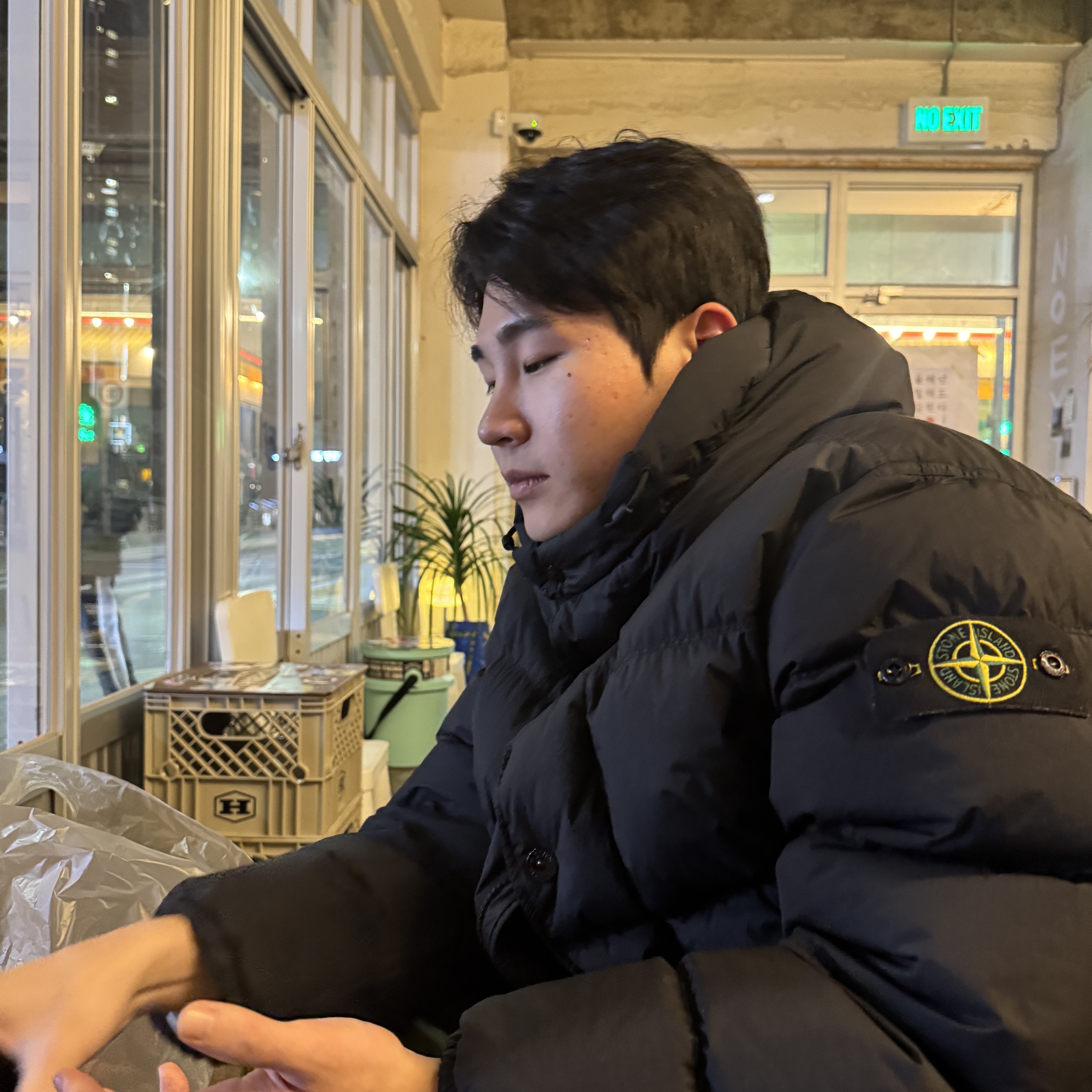 Stone Island 4100012 Crinkle Reps NY Recycled Nylon Wind Resistant Down Parka Black - 25FW 착용 스타일