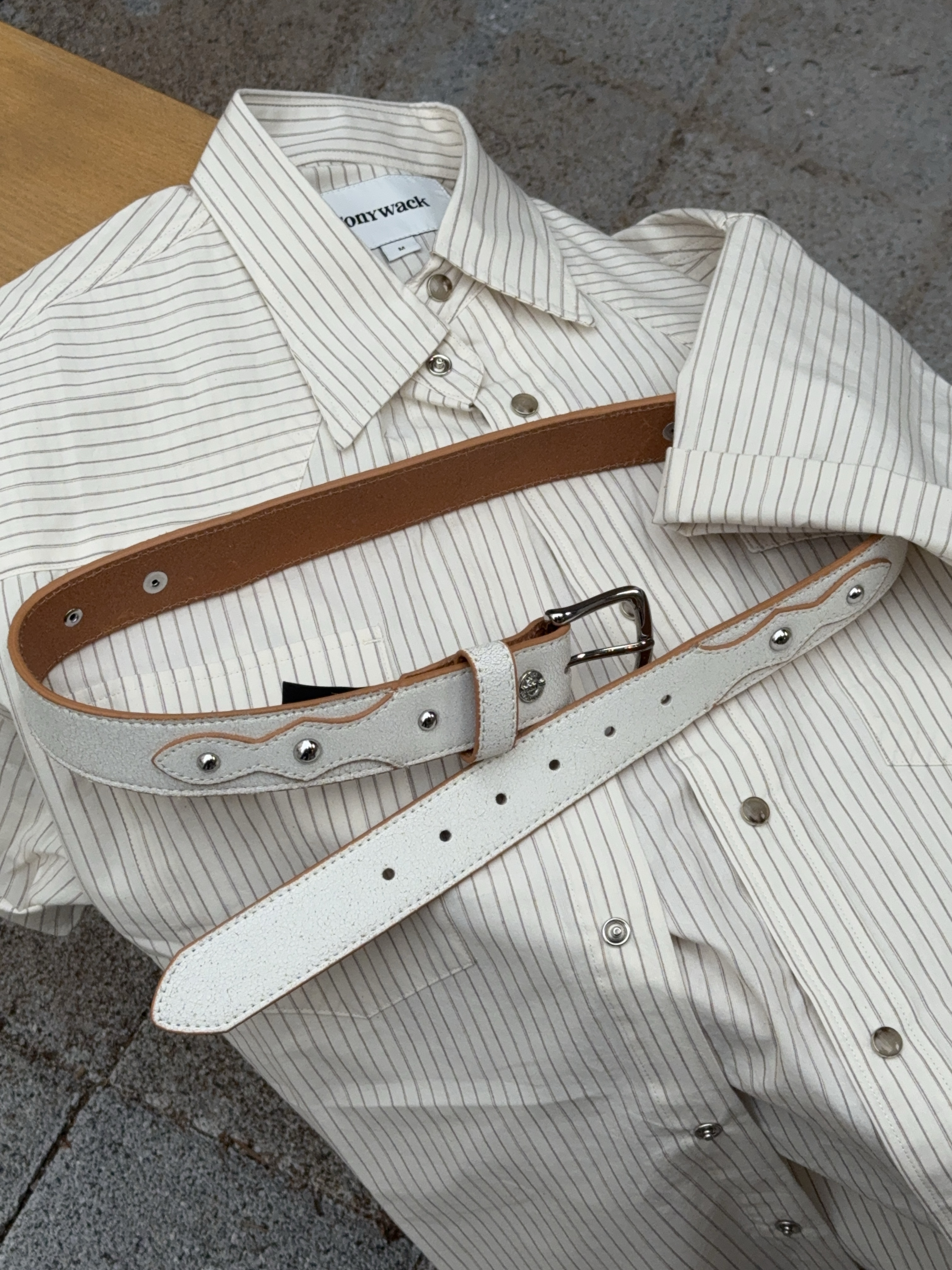 Stussy Rodeo Belt Bone Crackle, Tonywack Raw Cut Stripe Check Shirt Ivory 착용 스타일