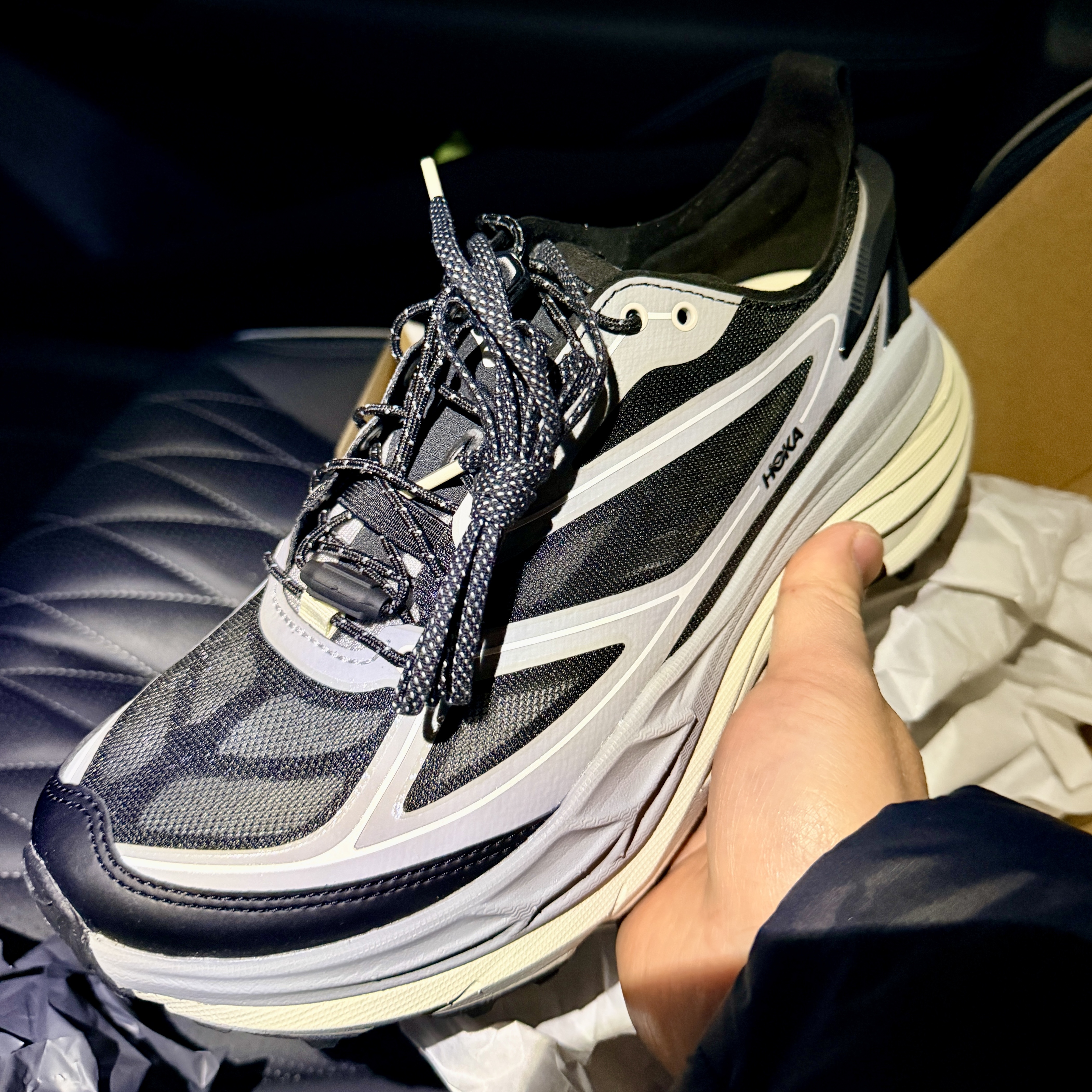 Hoka Stinson One7 Stellar Grey Eggshell 착용 스타일 - 1