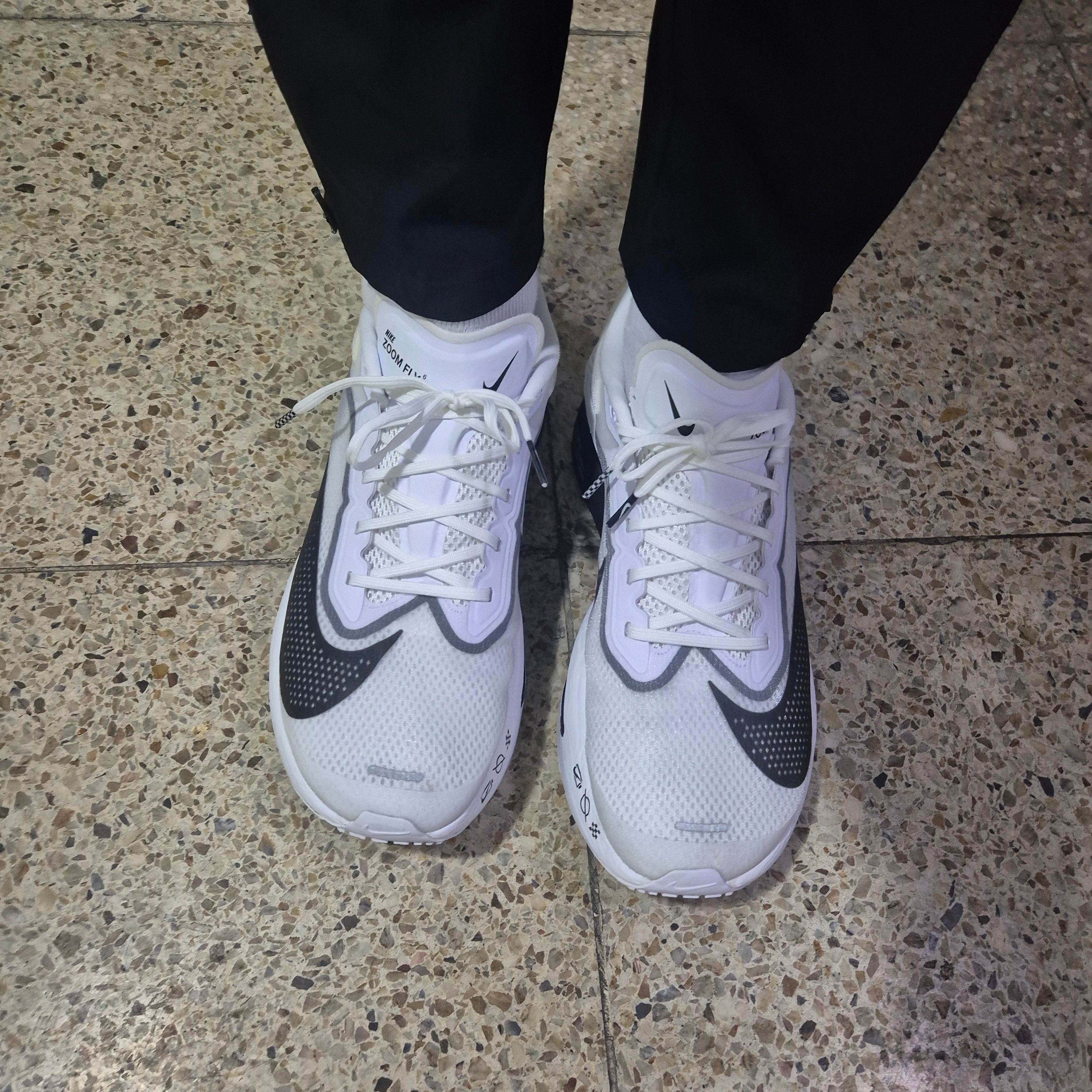 Nike Zoom Fly 6 White Smoke Grey 착용 스타일 - 1