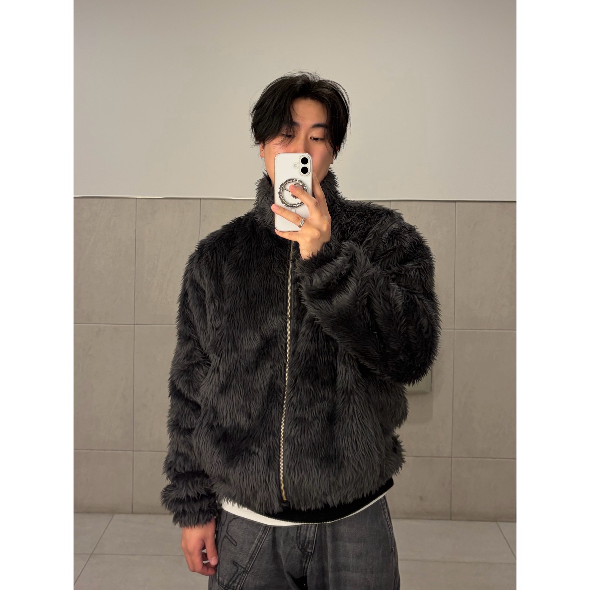 Palace Furry Zip Funnel Coal Grey - 24FW, (W) JW Anderson Twisted Workwear Jeans Grey 착용 스타일