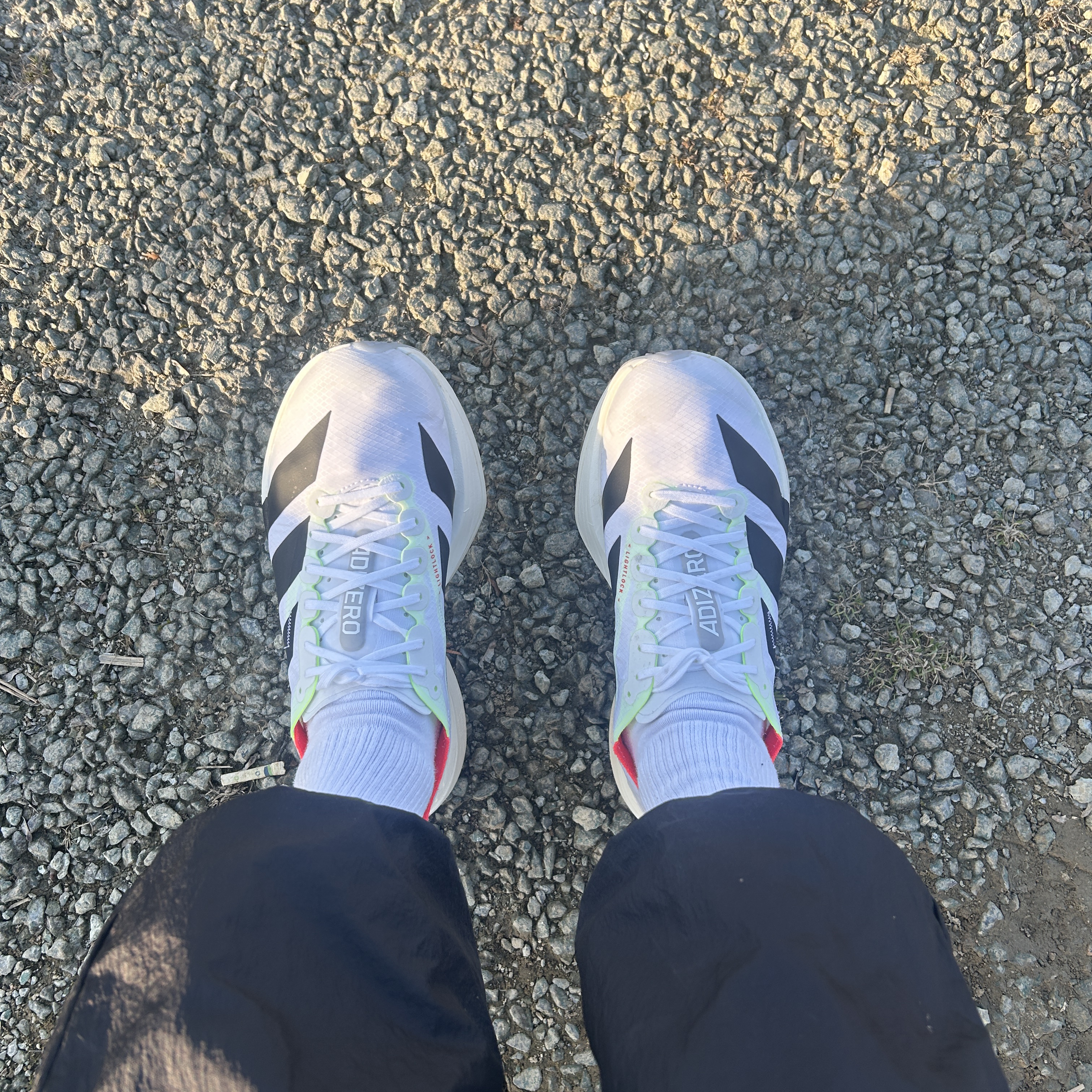 Adidas Adizero Adios Pro 4 Cloud White Core Black 착용 스타일