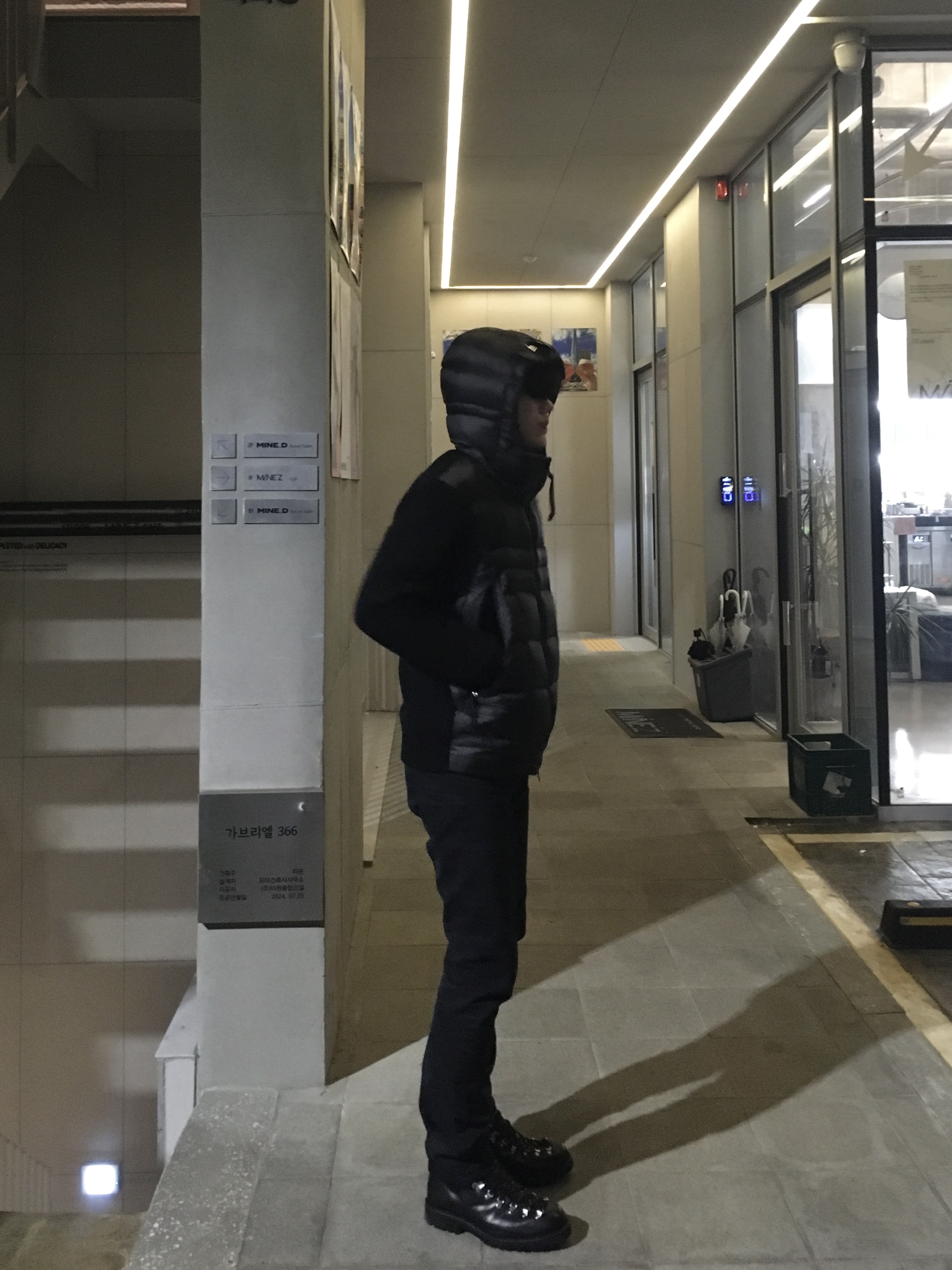 C.P. Company Extrafine Merino Wool Mixed Full Zip Goggle Sweater Black - 25FW 착용 스타일 - 1