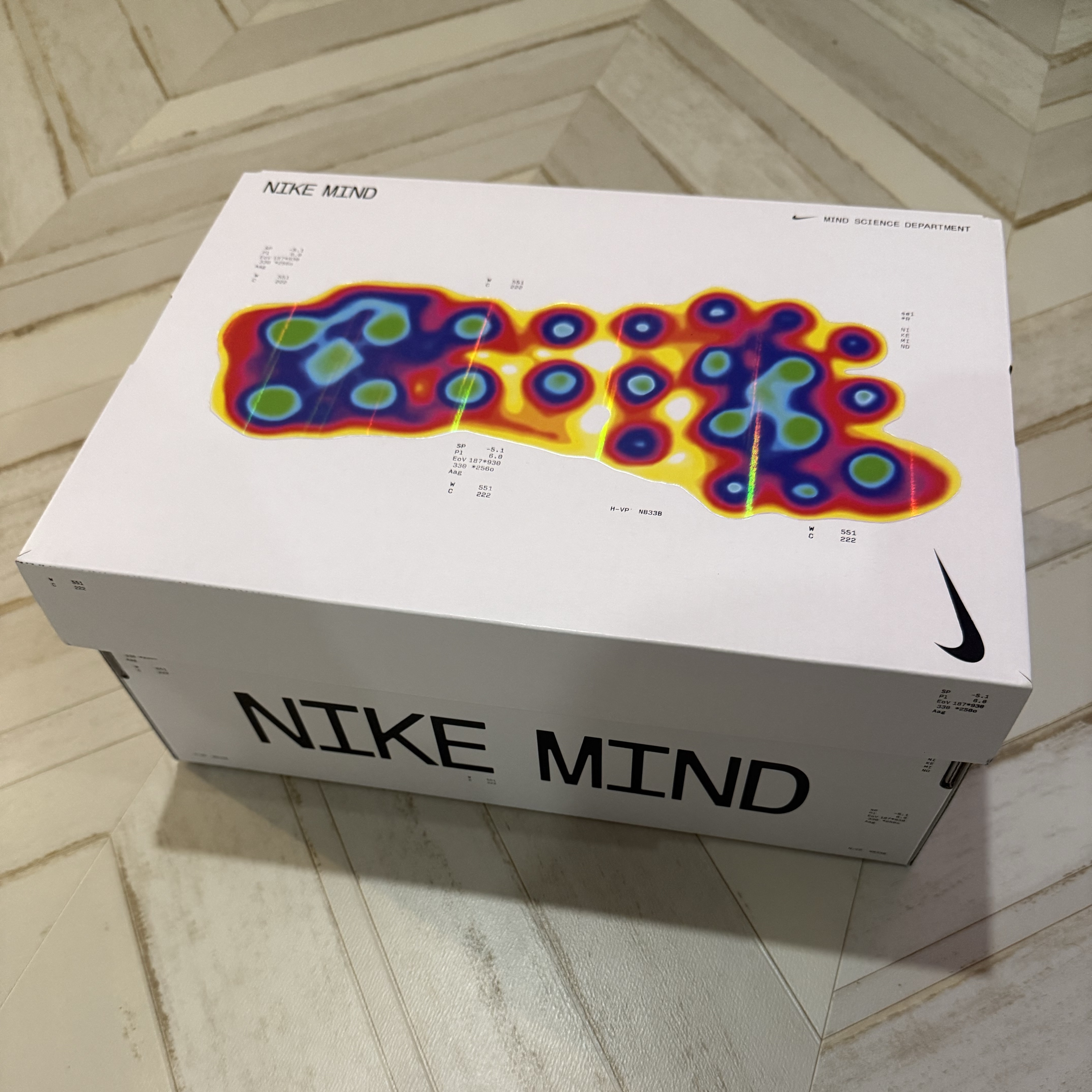 Nike Mind 001 Black Chrome 착용 스타일 - 2