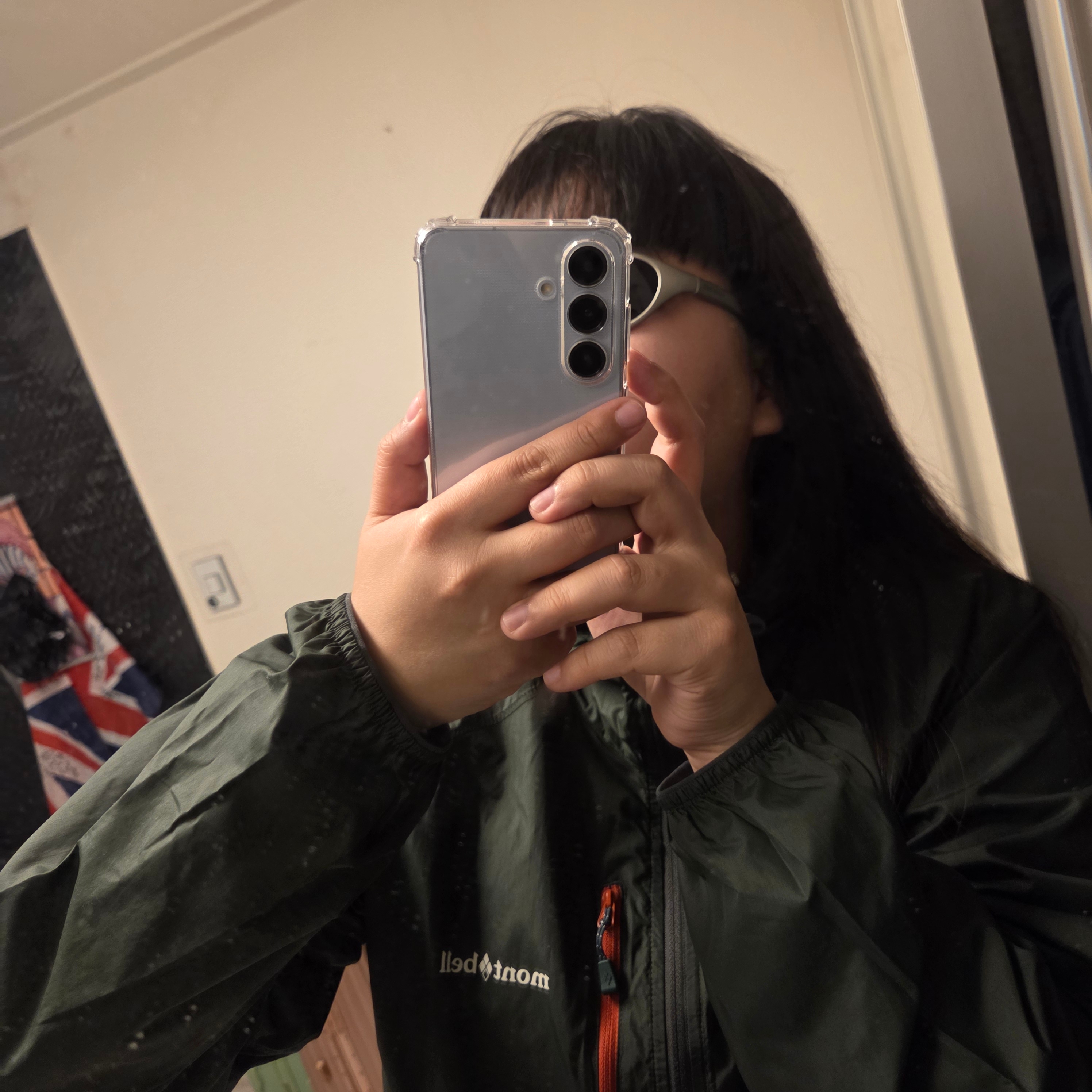 Montbell Wind Blast Hooded Jacket Dark Green, Montbell Trekking Glasses Silver Metallic Light Grey 착용 스타일