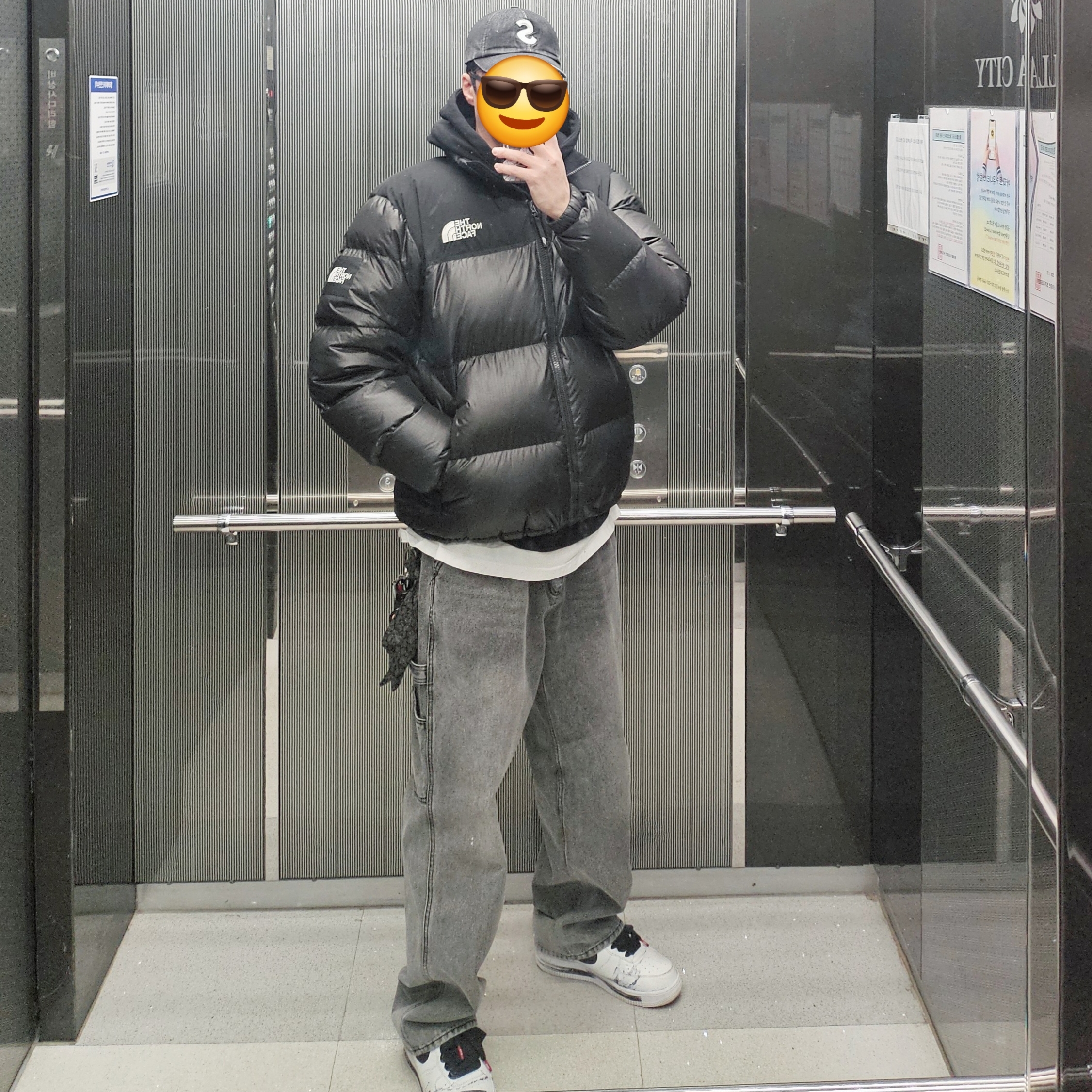 Supreme Box Logo Hooded Sweatshirt Black - 24FW, The North Face White Label Novelty Nuptse RDS Down Jacket Black 착용 스타일