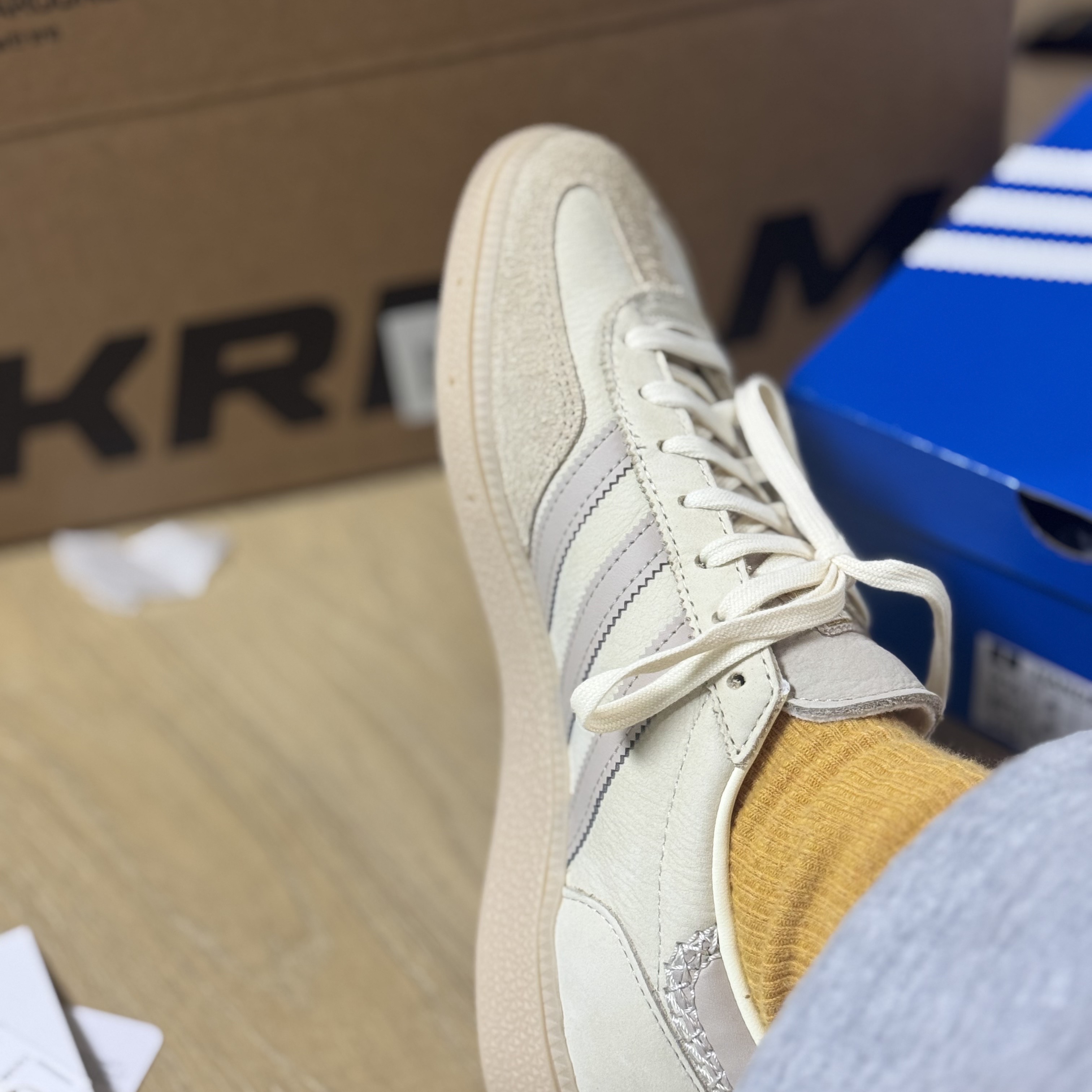 (W) Adidas Spezial Handball Cream White Wonder Beige 착용 스타일 - 1
