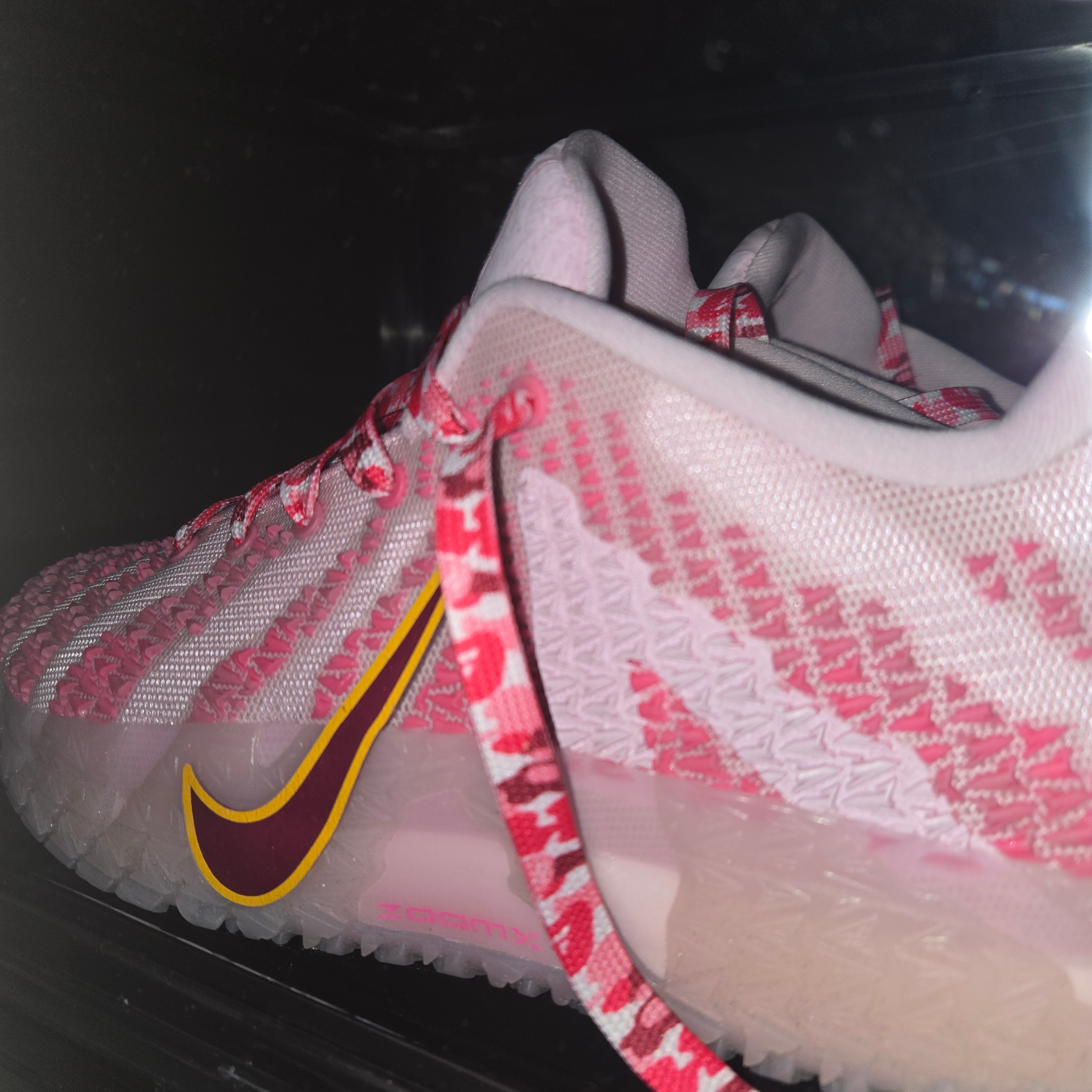 Nike Ja 3 EP Pink Foam Silt Red 착용 스타일 - 2