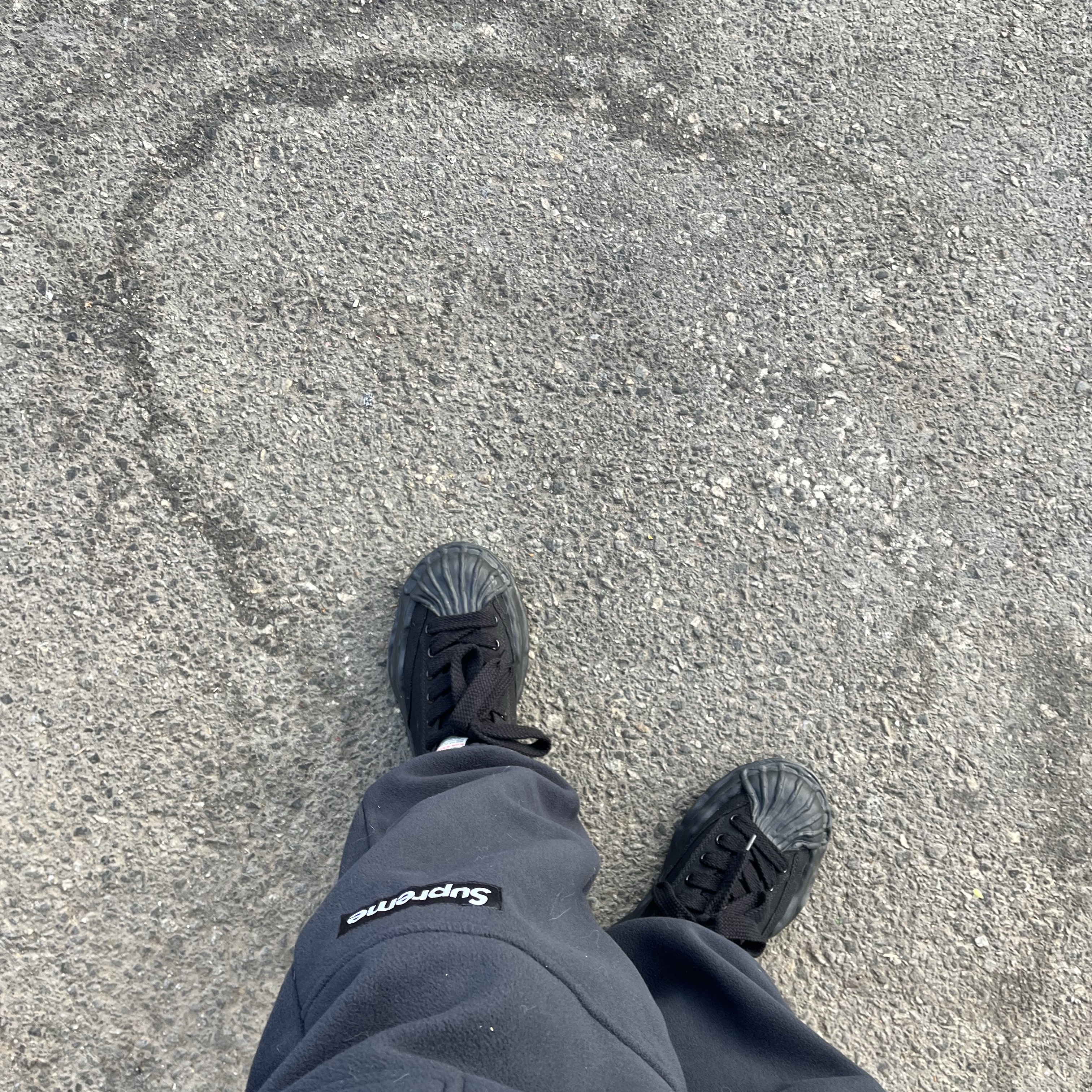 Maison Mihara Yasuhiro Blakey OG Sole Canvas Low-top Sneakers Black Black, Supreme Polartec Pant Black - 25FW 착용 스타일