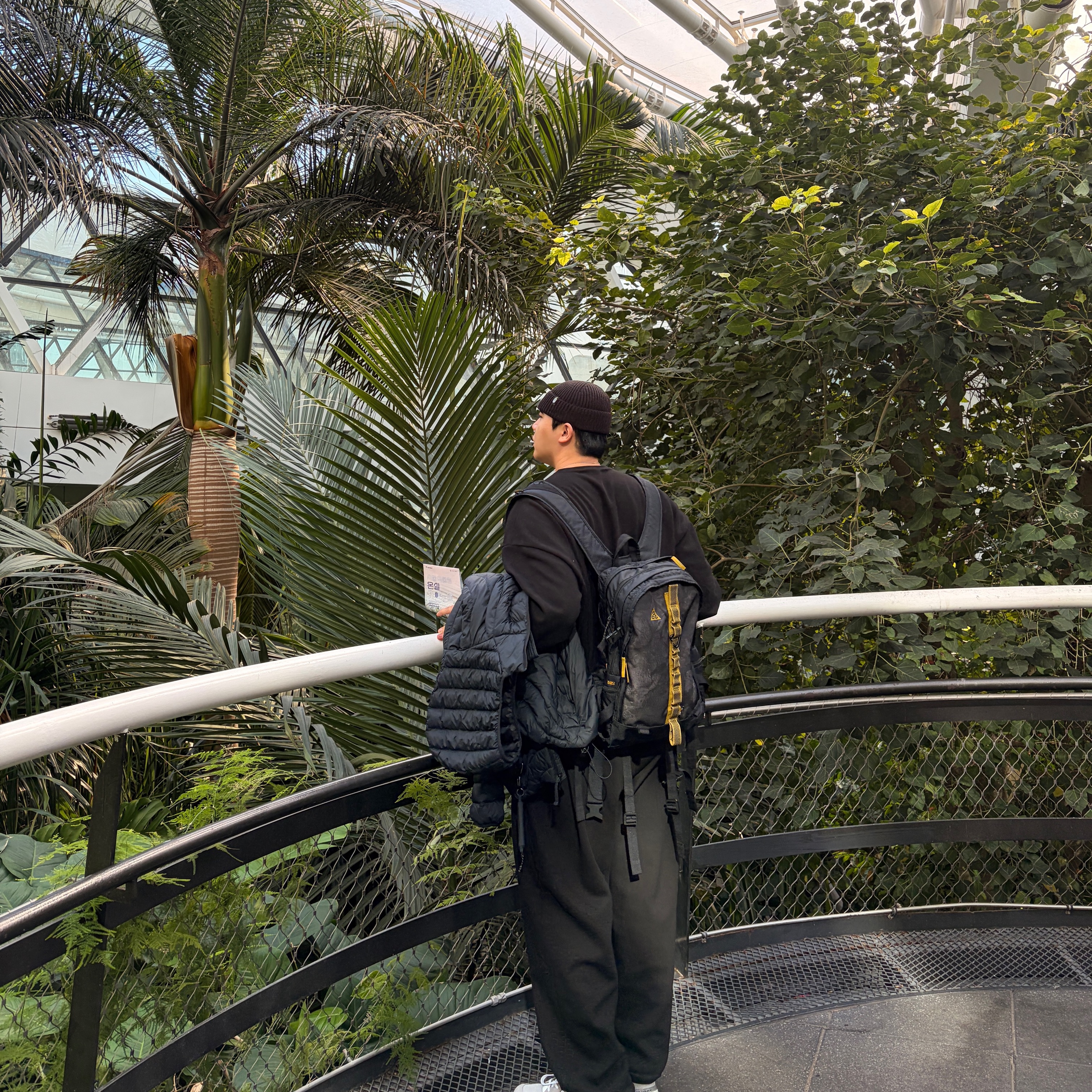 Nike ACG Lava Flow Therma-Fit ADV Jacket Black Summit White - Asia, Damiani Metropolitan Diamond Necklace Silver 착용 스타일 - 3