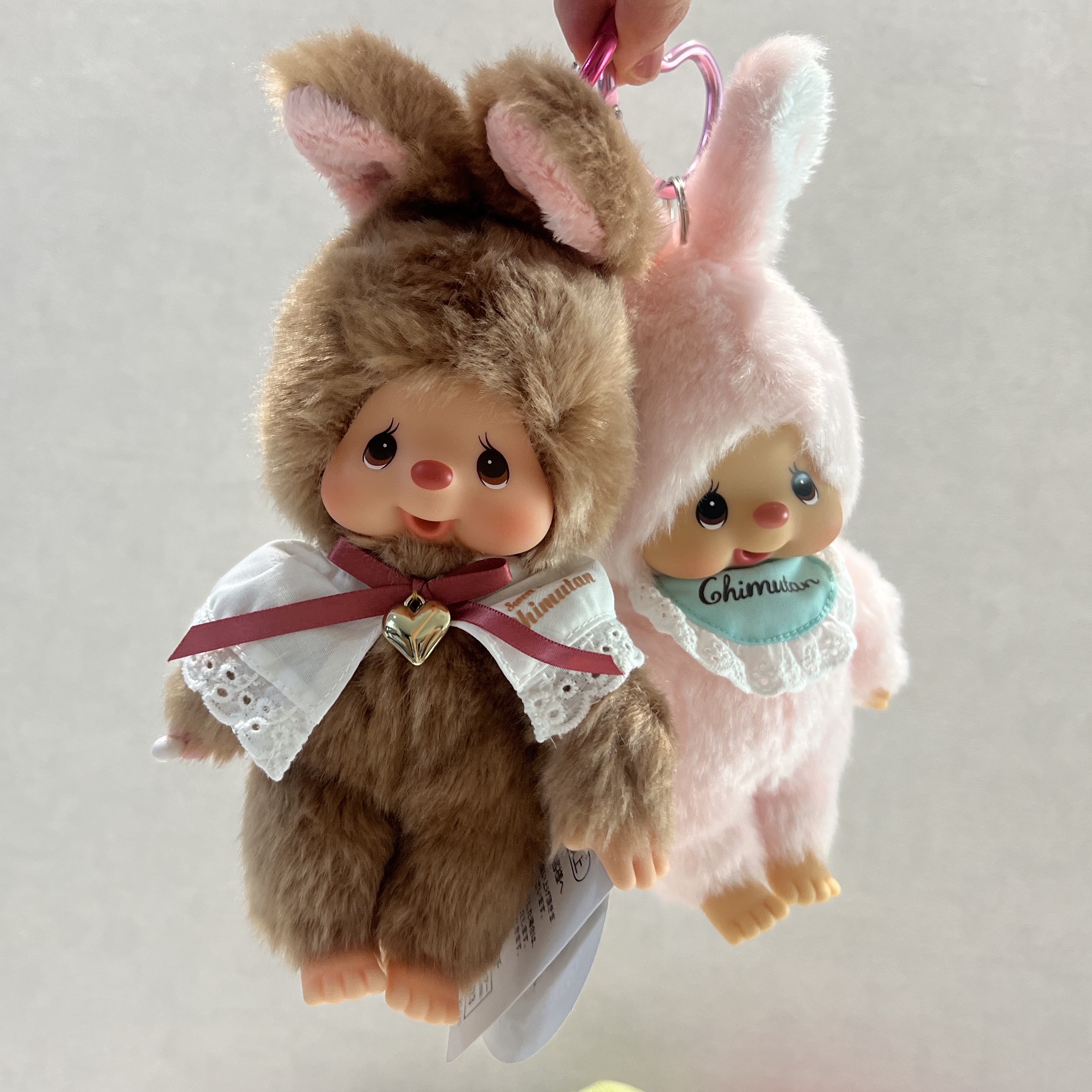 Monchhichi Sweet Brown Chimutan S Doll Brown, Monchhichi Chimutan Standard S Pink 착용 스타일 - 1