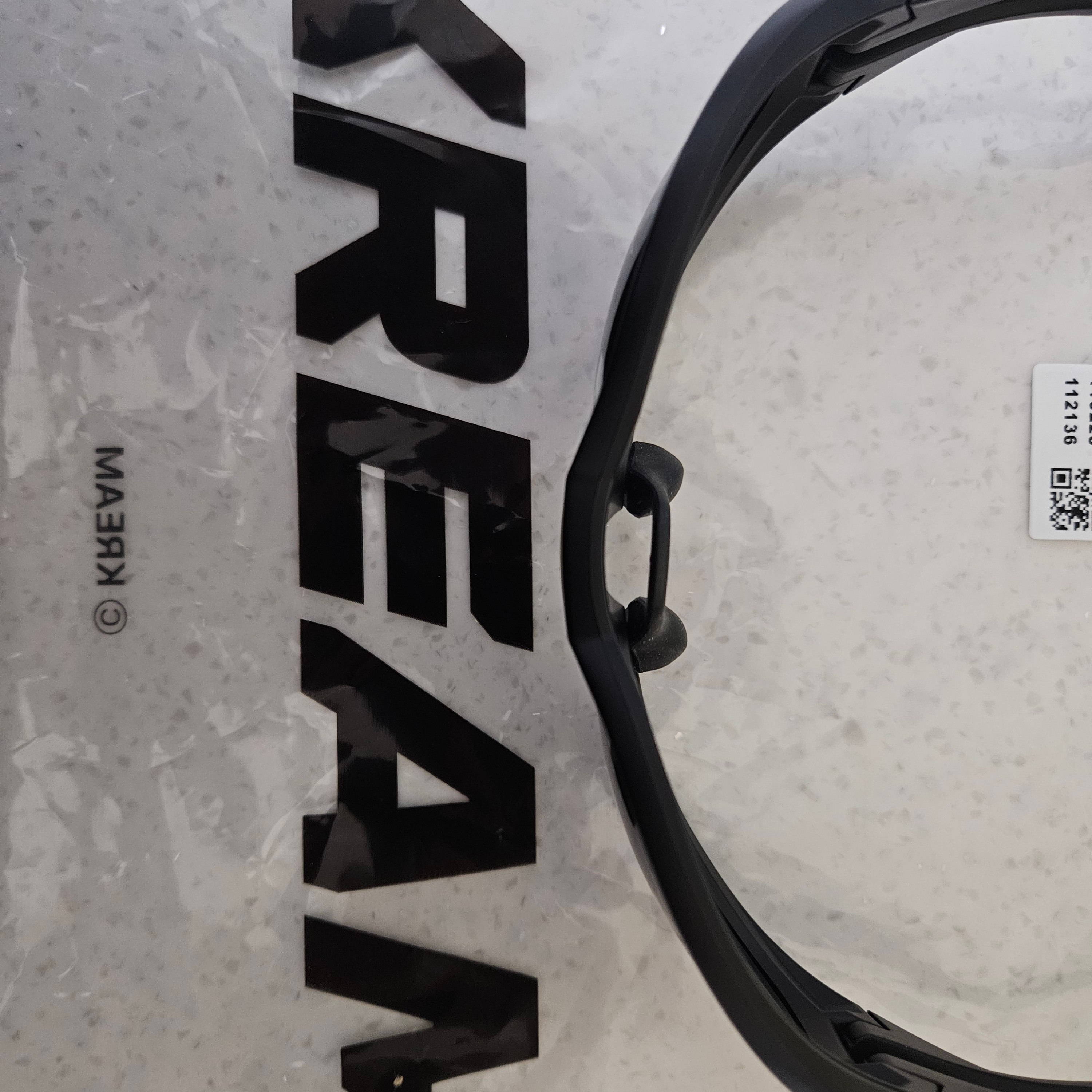 Oakley Eye Jacket Redux Matte Black Frame Prizm Grey Lenses High Bridge Fit 착용 스타일 - 6