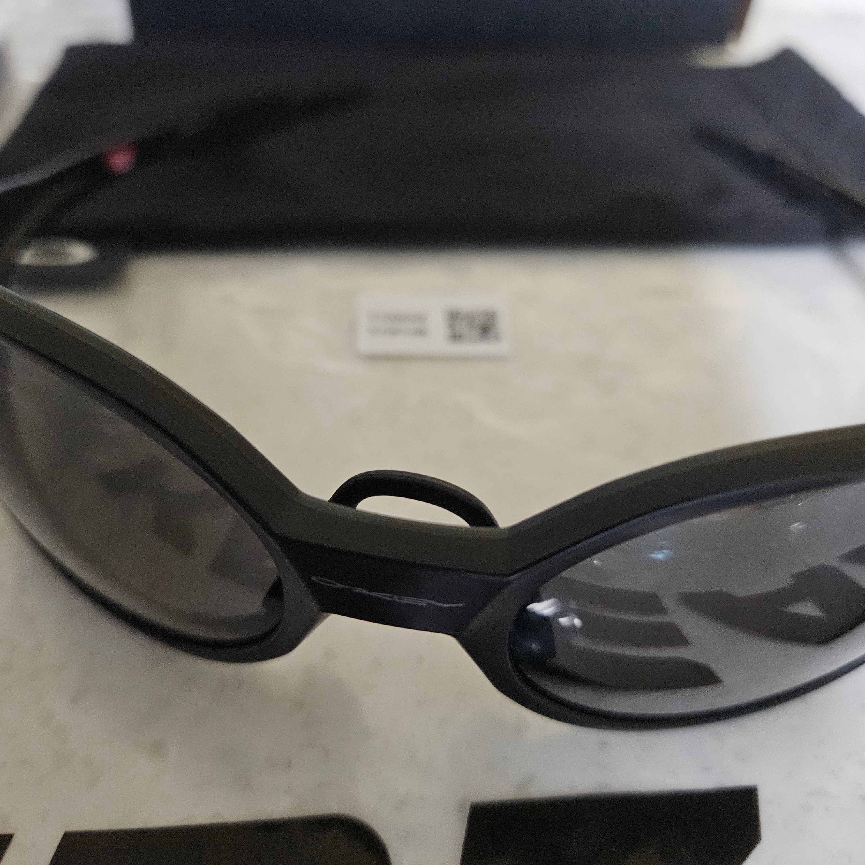 Oakley Eye Jacket Redux Matte Black Frame Prizm Grey Lenses High Bridge Fit 착용 스타일 - 5