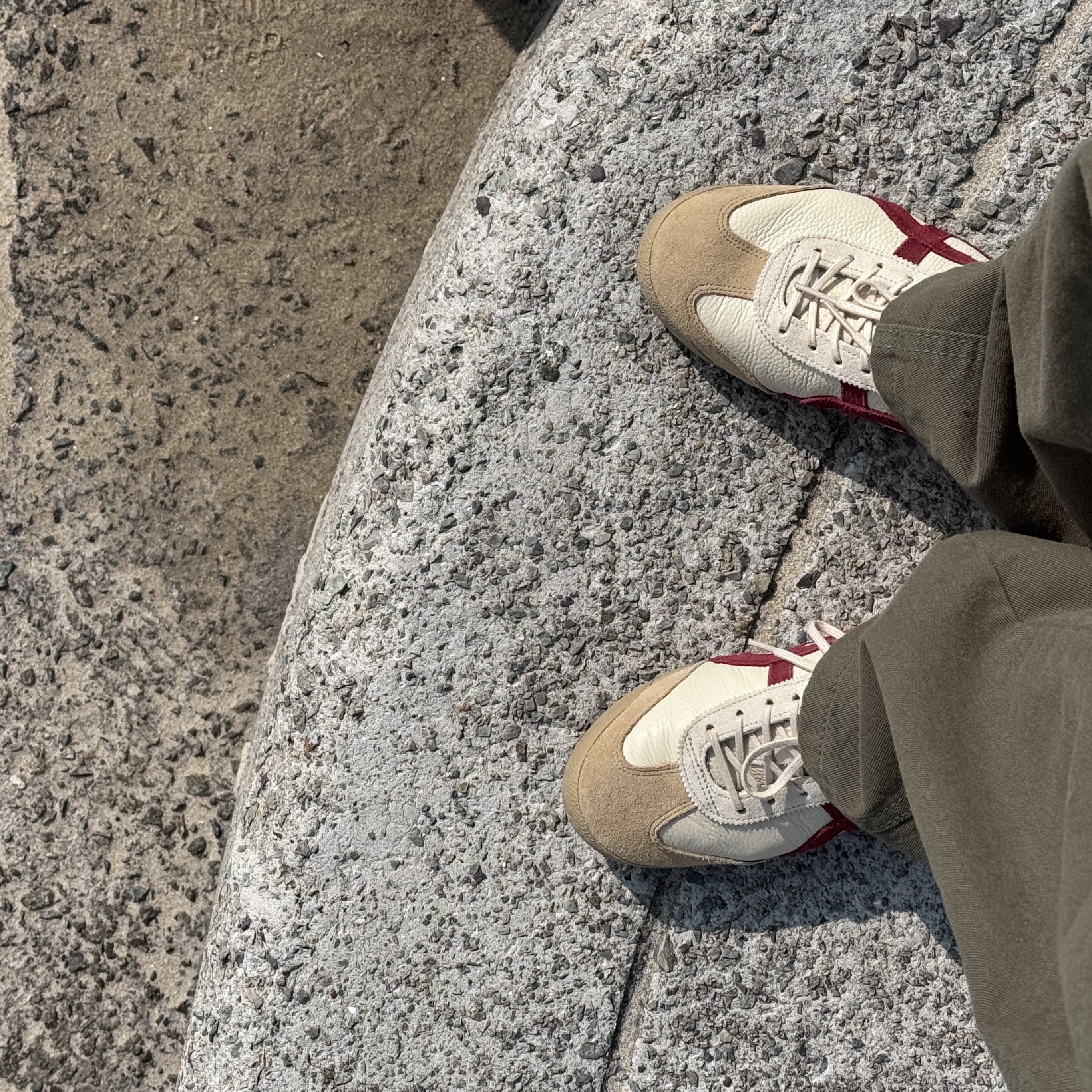 Onitsuka Tiger Mexico 66 SD Beige Beet Juice, Arc'teryx Gamma Lightweight Hoody Black 착용 스타일 - 3