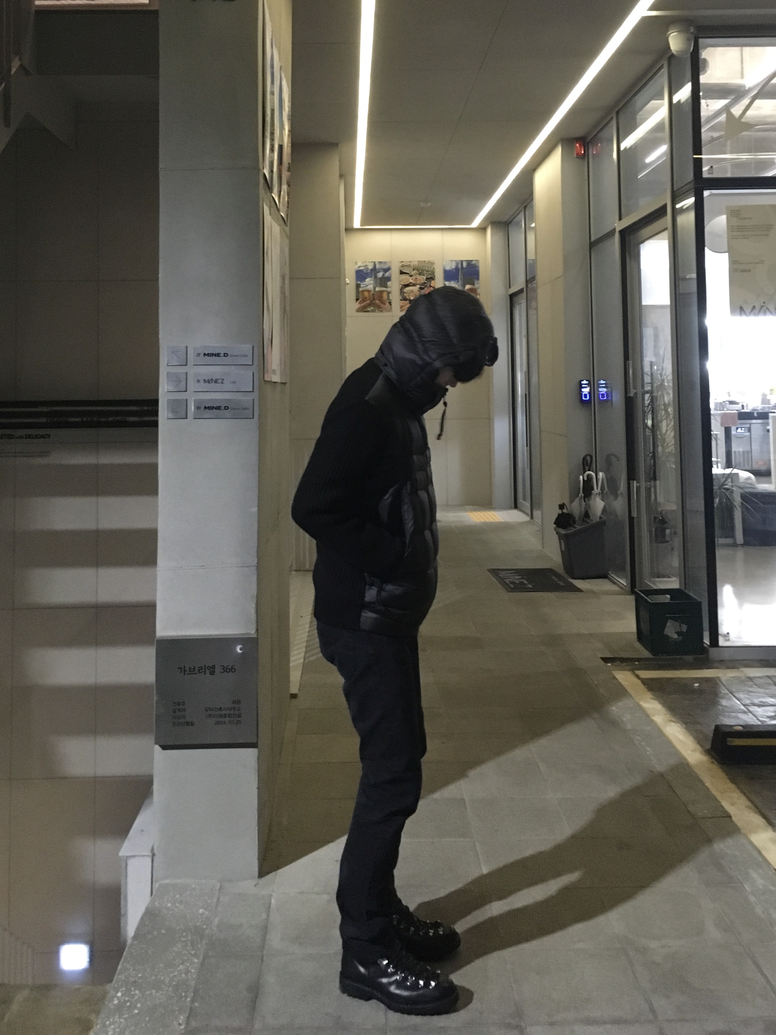 C.P. Company Extrafine Merino Wool Mixed Full Zip Goggle Sweater Black - 25FW 착용 스타일 - 2