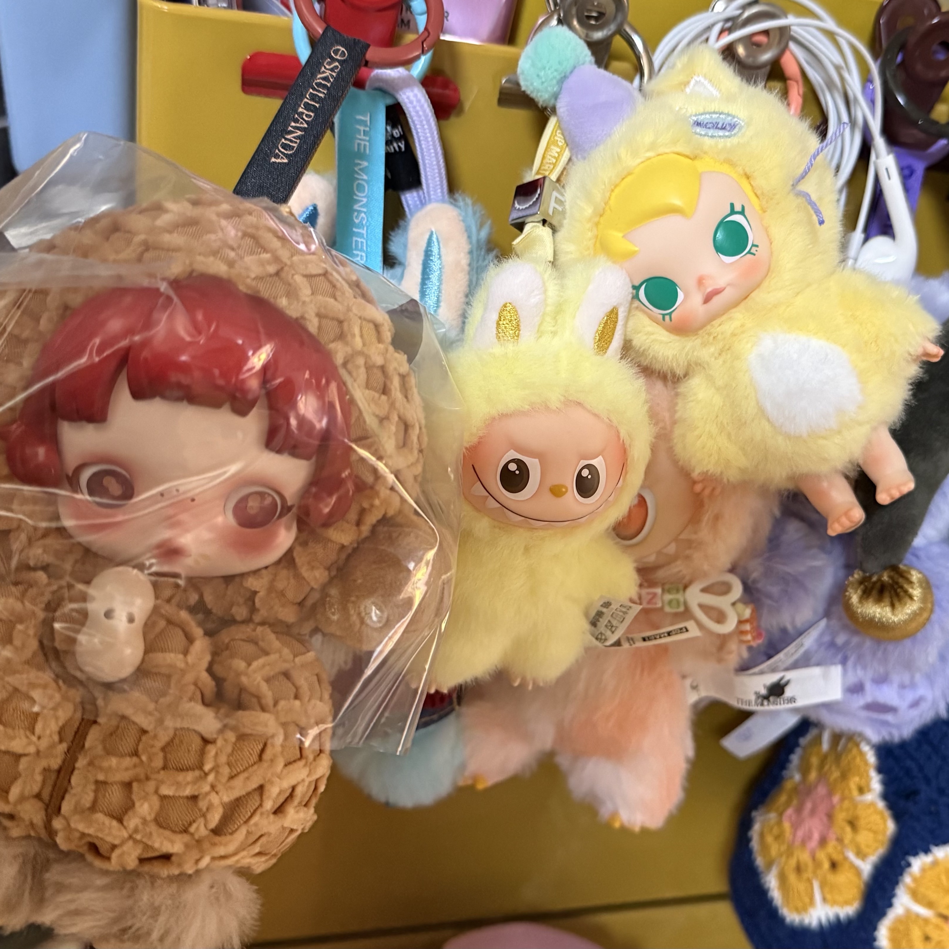 Pop Mart Skullpanda You Found Me ! Series Plush Doll Pendant Sealed Case (1 Blind Box) 착용 스타일