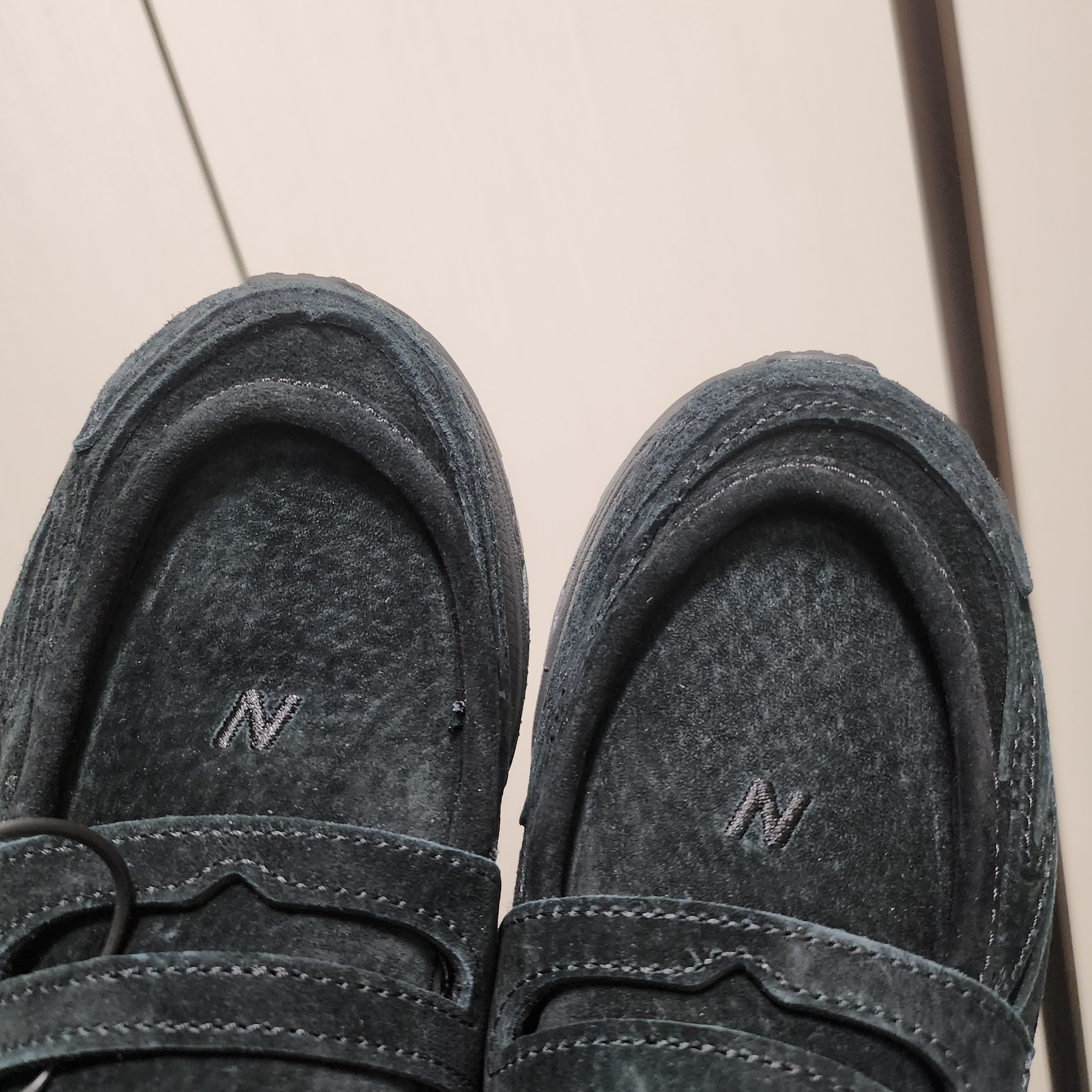 New Balance 1906L Black Black Cement 착용 스타일