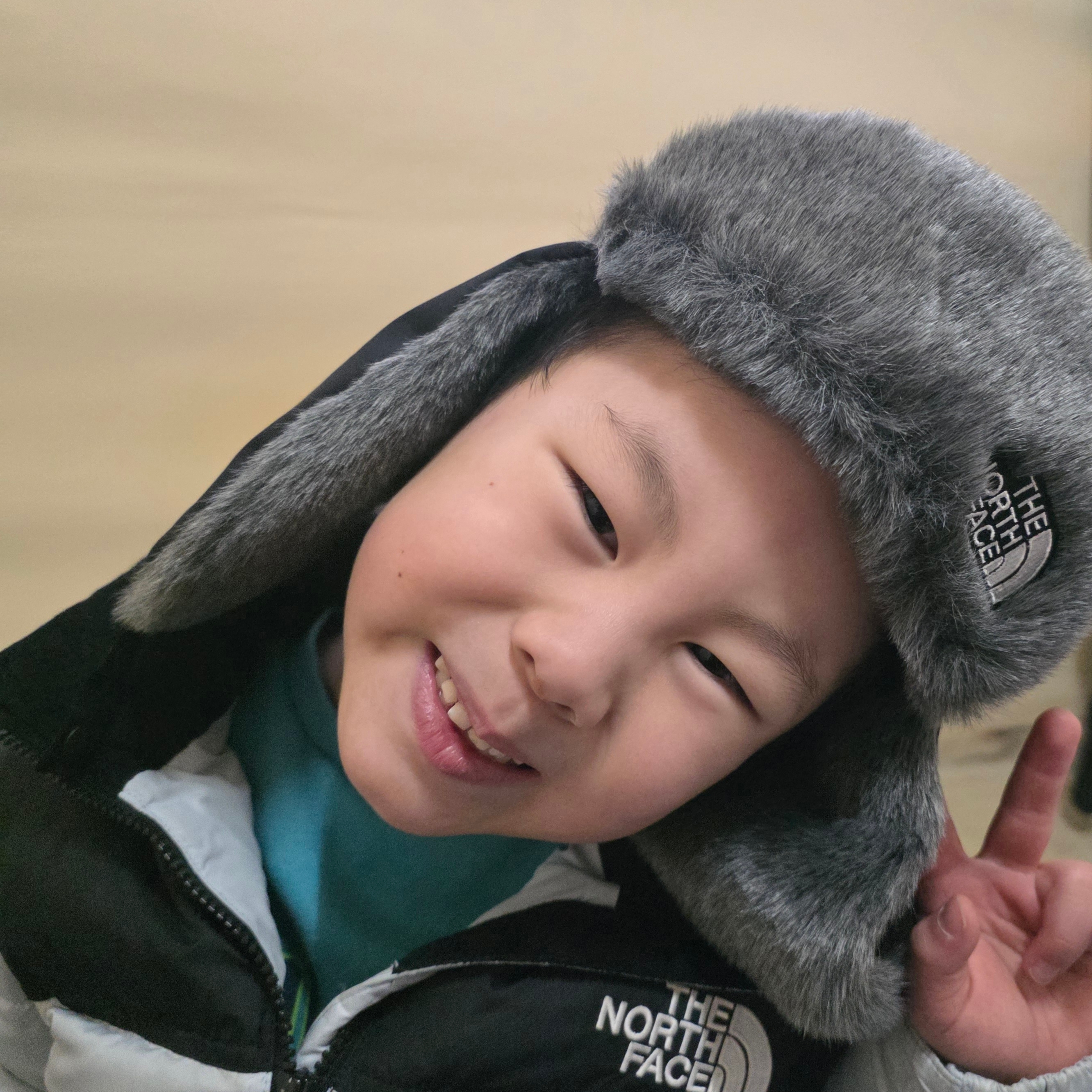 The North Face Expedition Earmuff Cap Black 착용 스타일 - 1