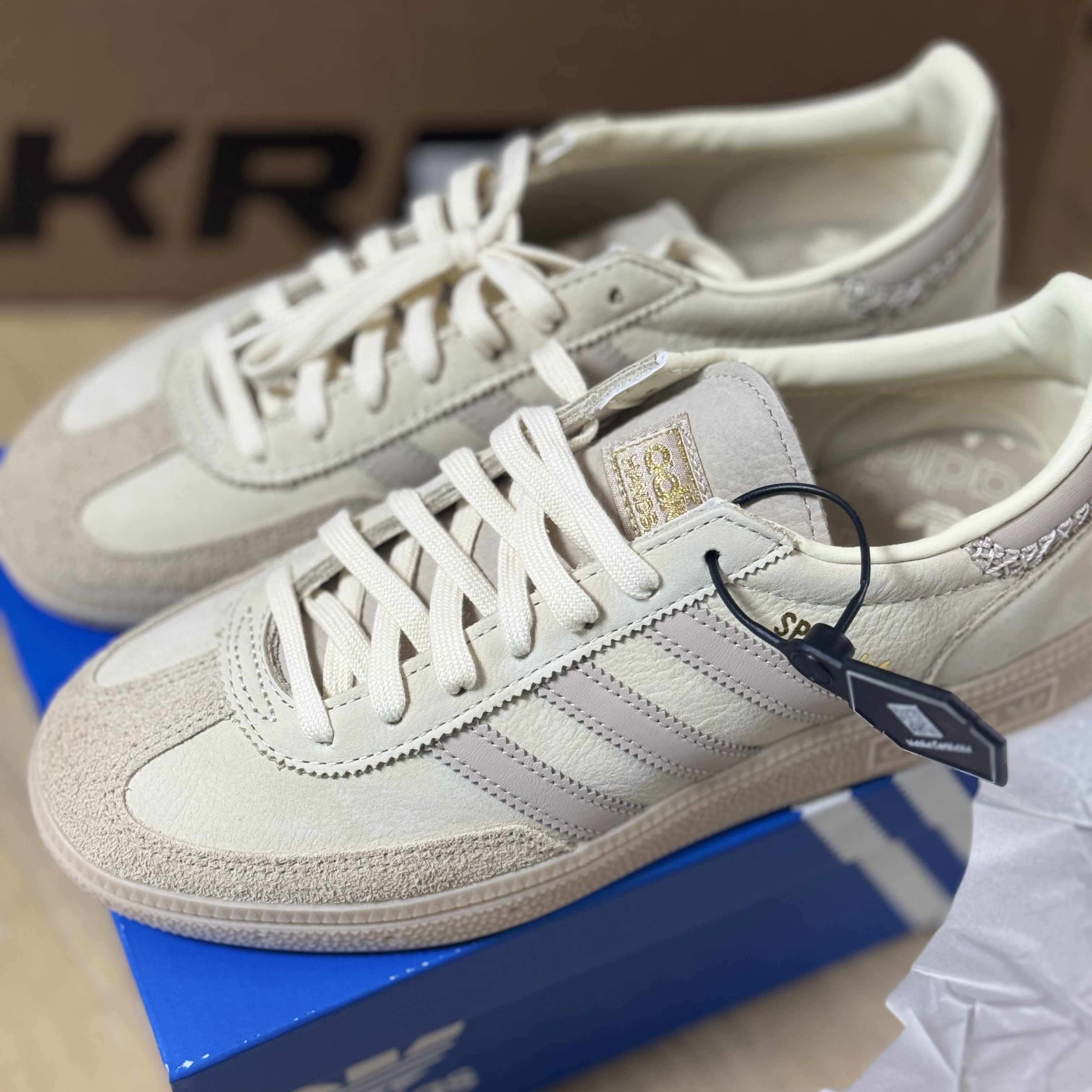 (W) Adidas Spezial Handball Cream White Wonder Beige 착용 스타일 - 2