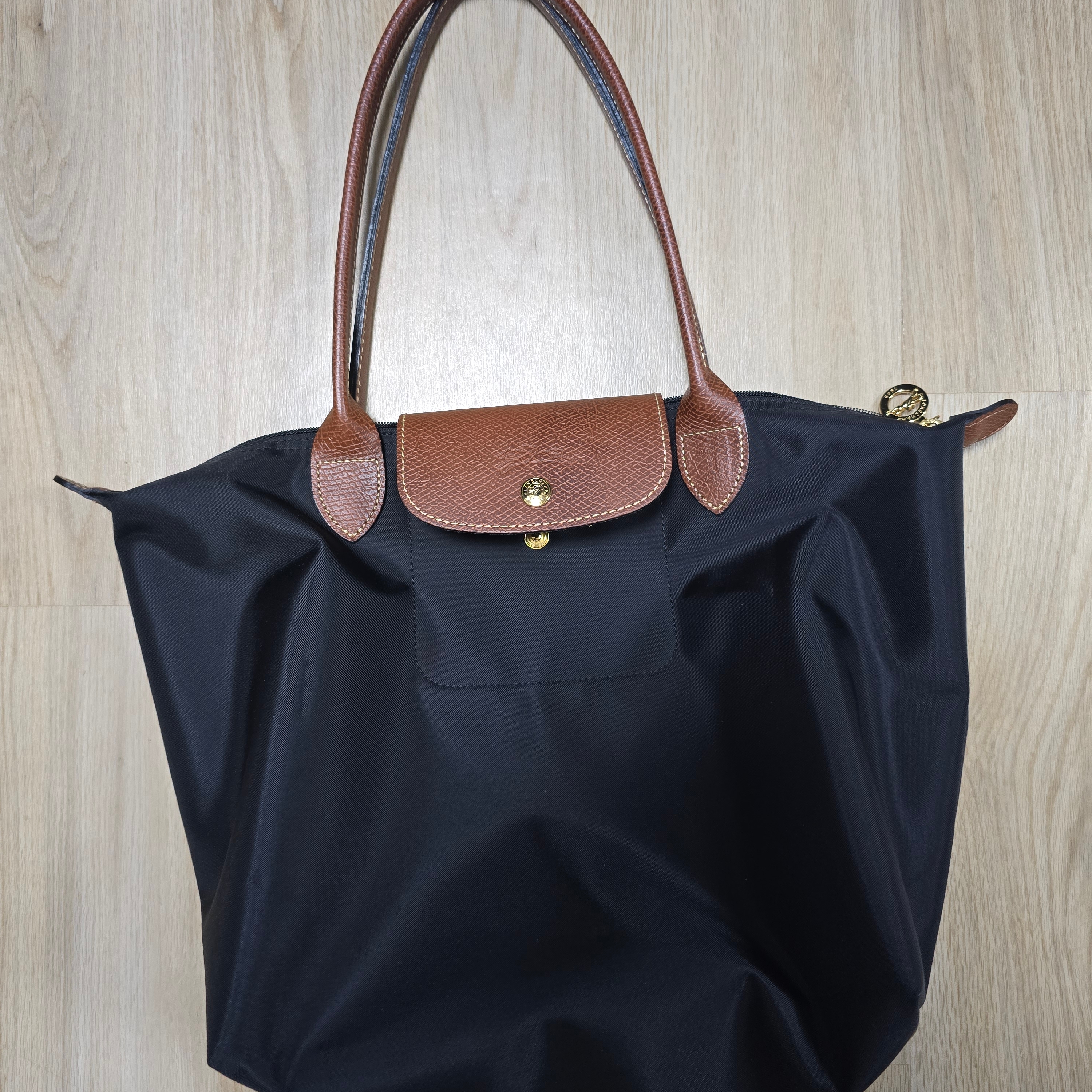 Longchamp Le Pliage Original Tote Bag M Black 착용 스타일