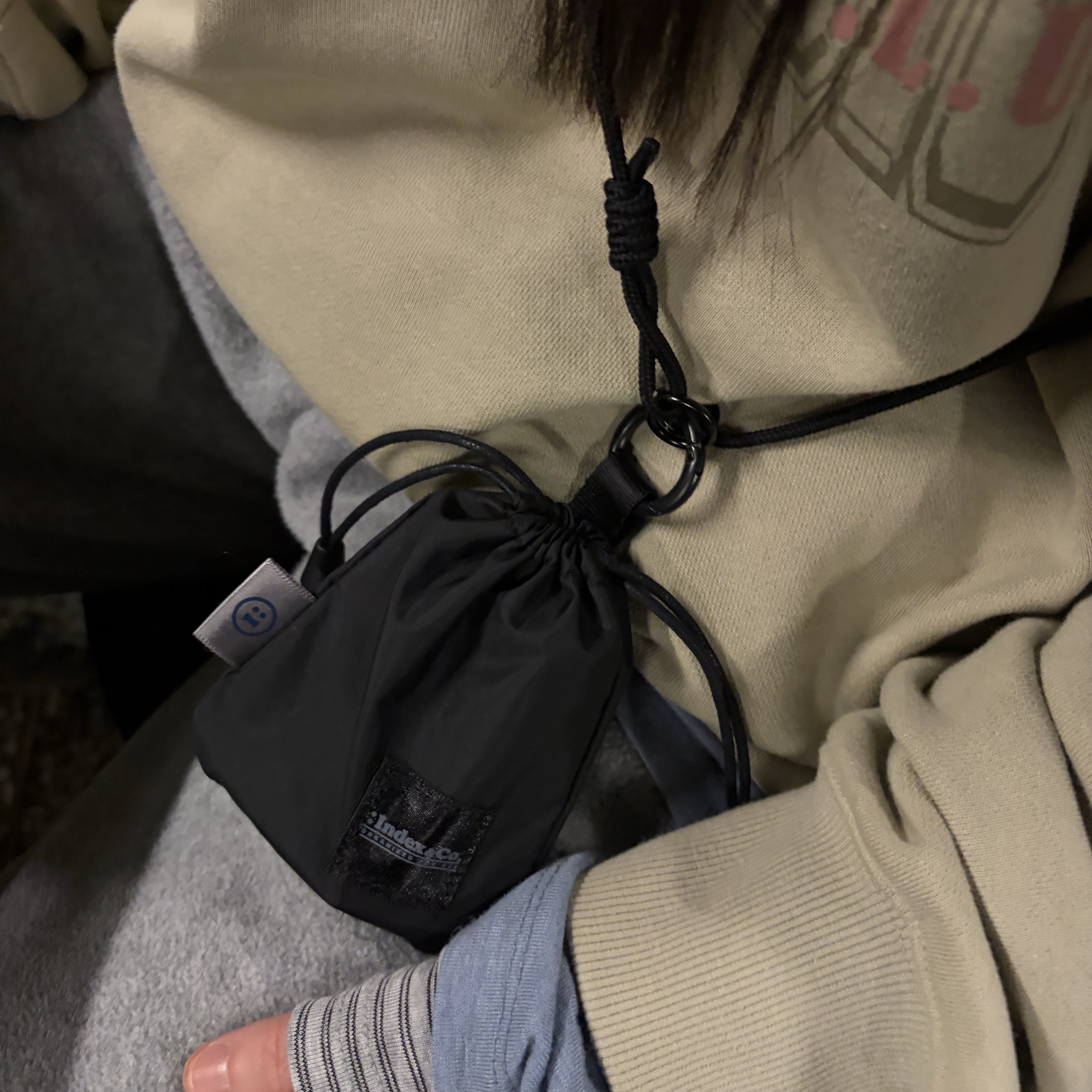 Index&Co. Movin 1012 Key Sling Pocket BK 착용 스타일 - 1