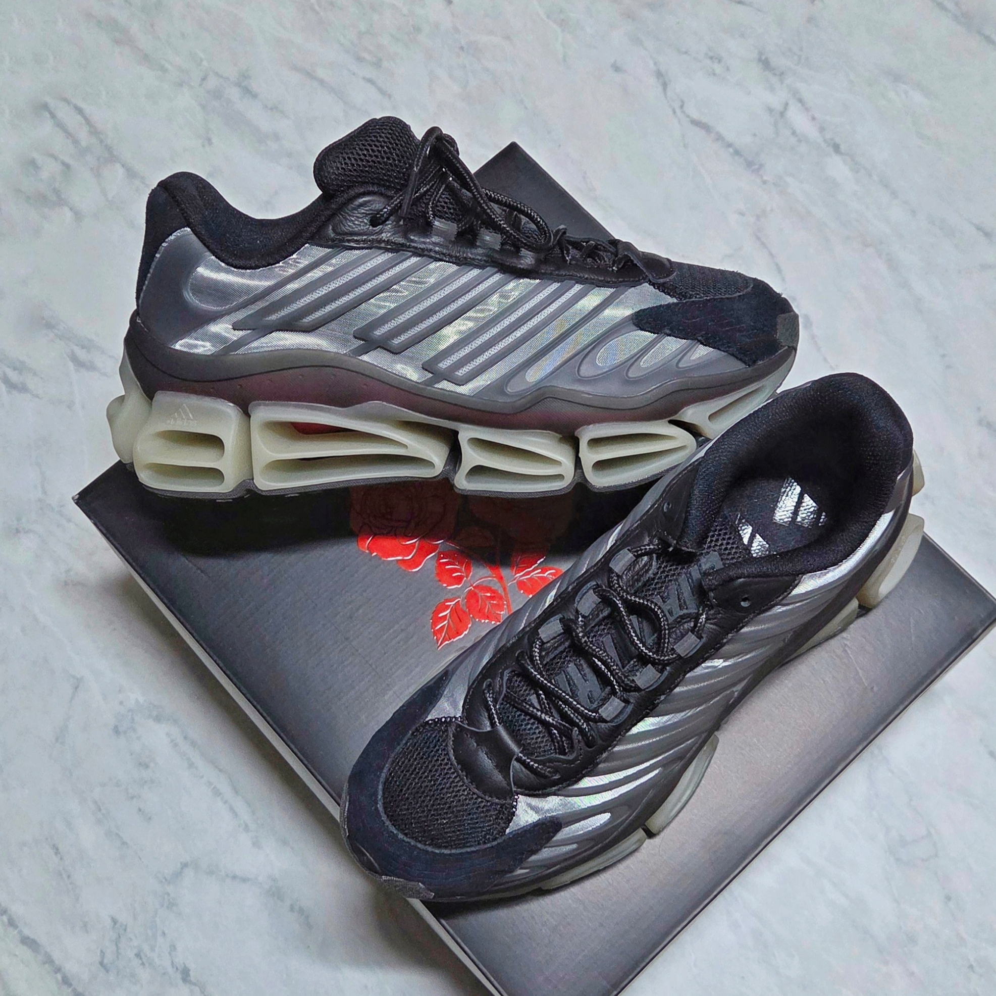 Adidas x Willy Chavarria Megaride AG Core Black Putty Grey 착용 스타일