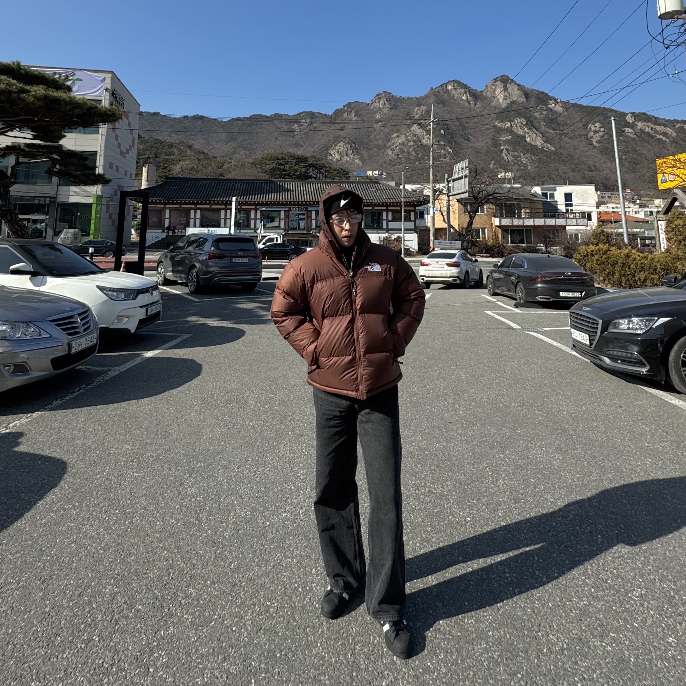 BLR Curved Logo Beanie Black, Nonnod Zen Zip Hoodie Brown Jacquard 착용 스타일 - 3