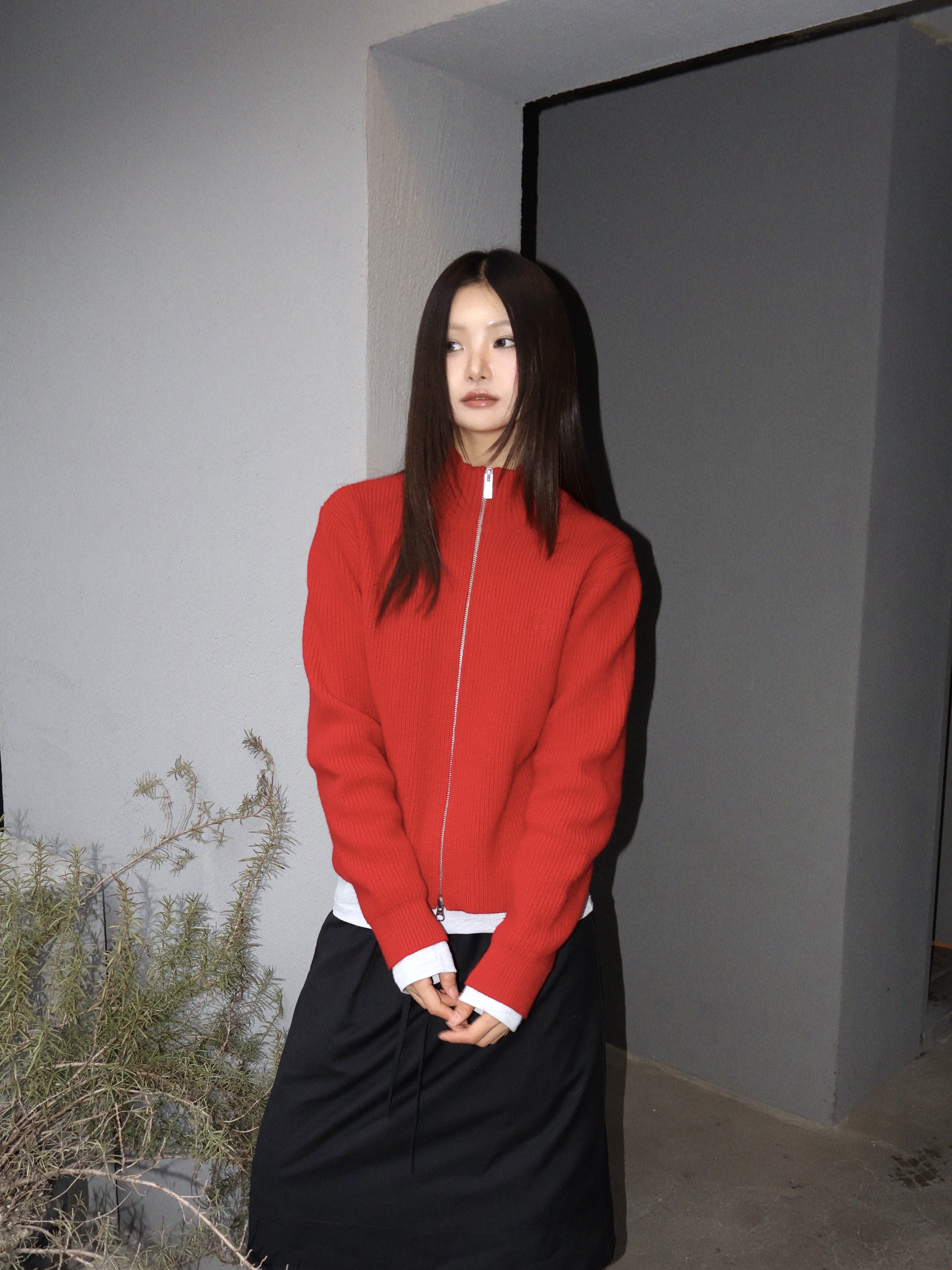 (W) Nike Total 90 Metallic Silver University Red 착용 스타일 - 2