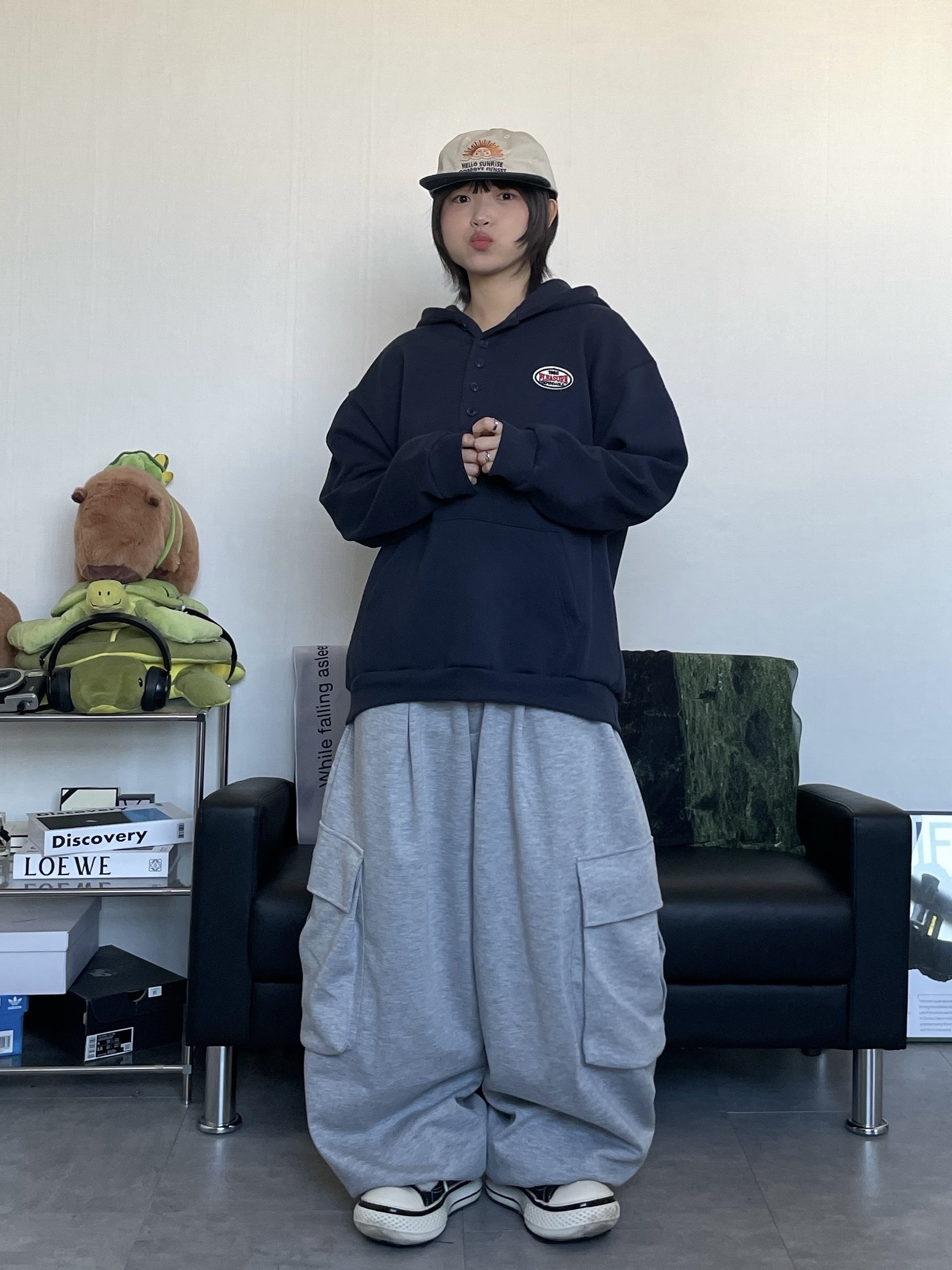 Hello Sunrise 90s Logo 6Panel Cap Beige & Navy 착용 스타일 - 8