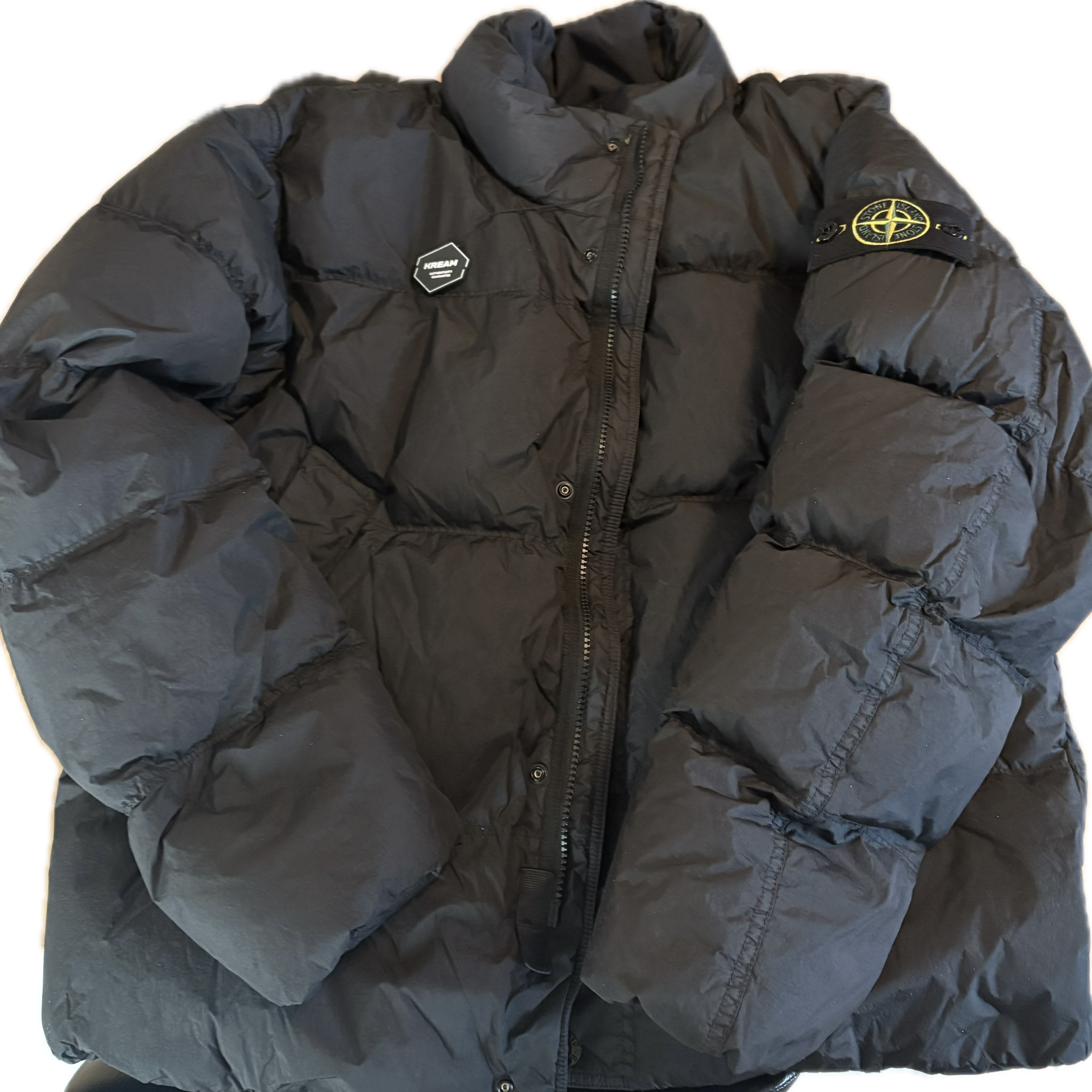 Stone Island 4100010 Crinkle Reps NY Recycled Nylon Down Jacket with Wind Resistant Black - 25FW 착용 스타일