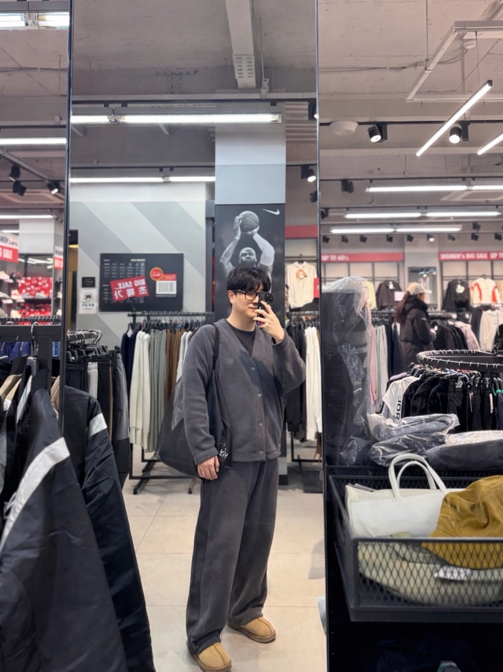 Uniqlo x Needles Fleece Wide Pants Dark Gray - KR, Uniqlo x Needles Fleece Oversized Cardigan Dark Gray - KR 착용 스타일