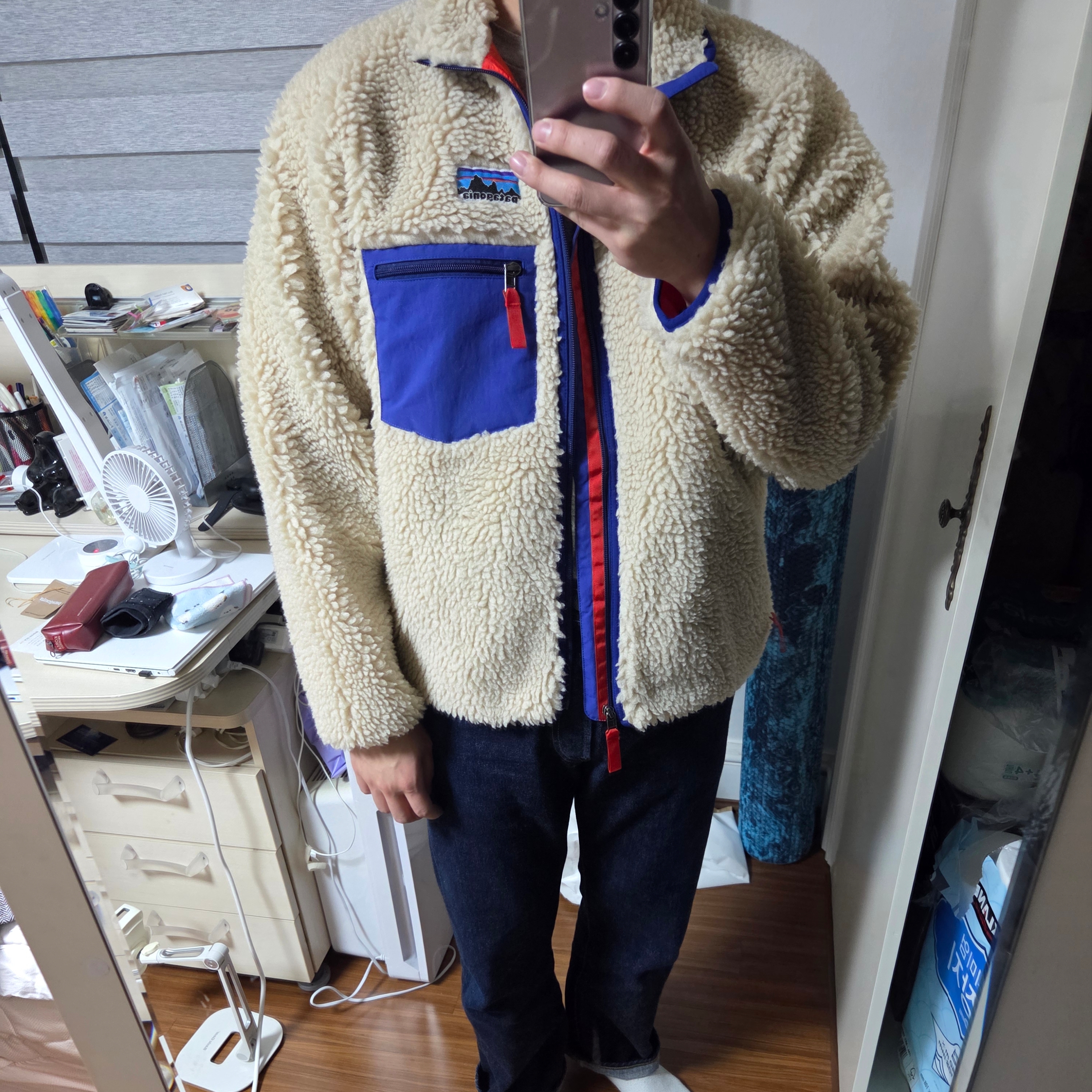 (W) Patagonia Classic Retro-X Fleece Jacket Dark Natural 착용 스타일