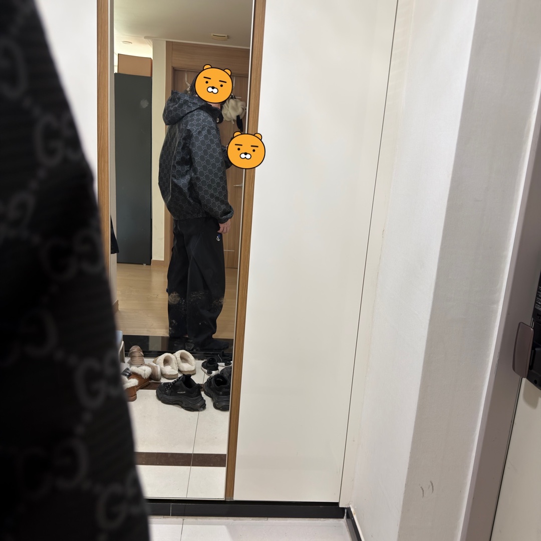 Gucci Reversible GG Ripstop Nylon Jacket Black, Zara x Ader Error Jogger Pants Black 착용 스타일