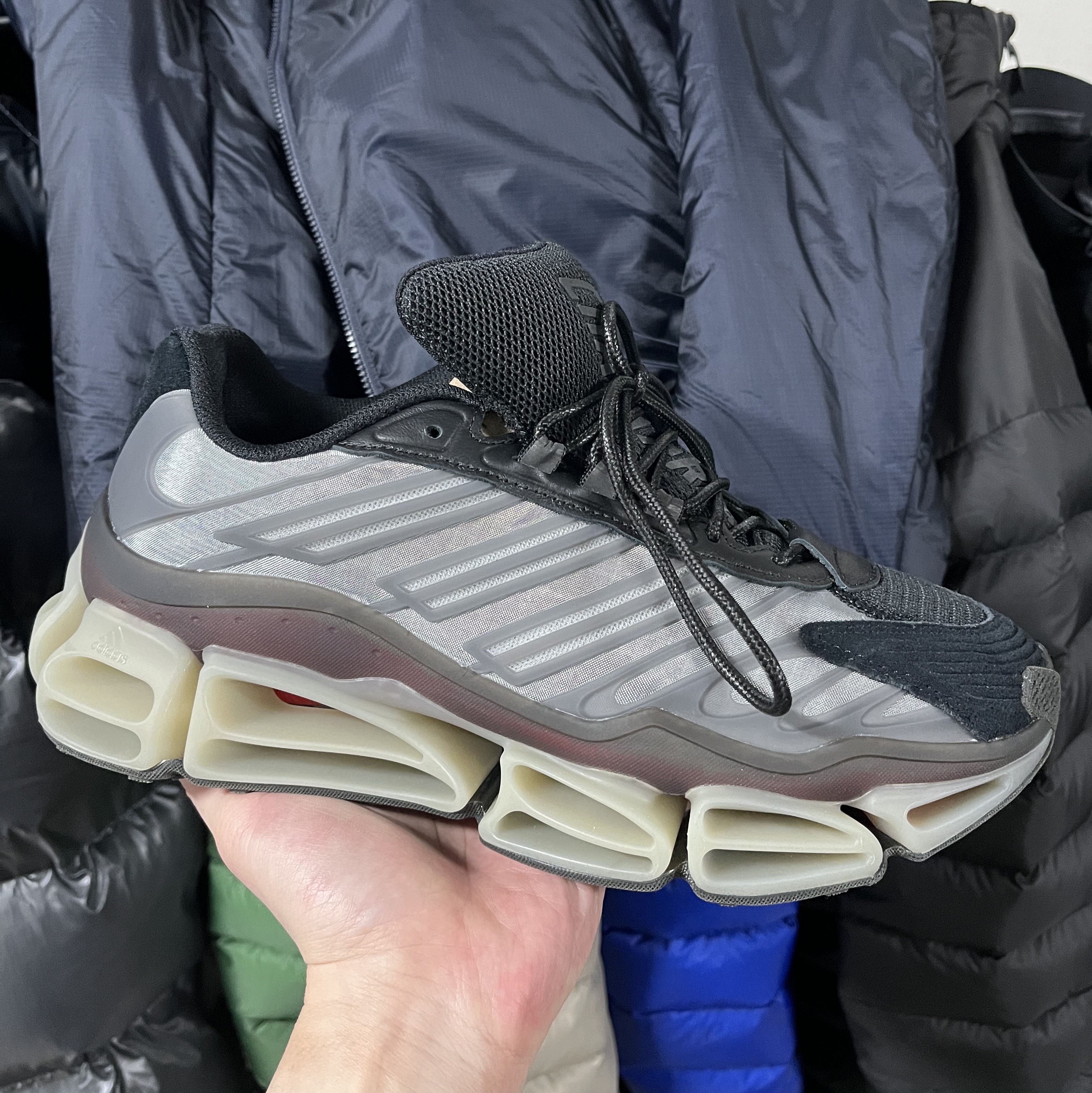 Adidas x Willy Chavarria Megaride AG Core Black Putty Grey 착용 스타일 - 2