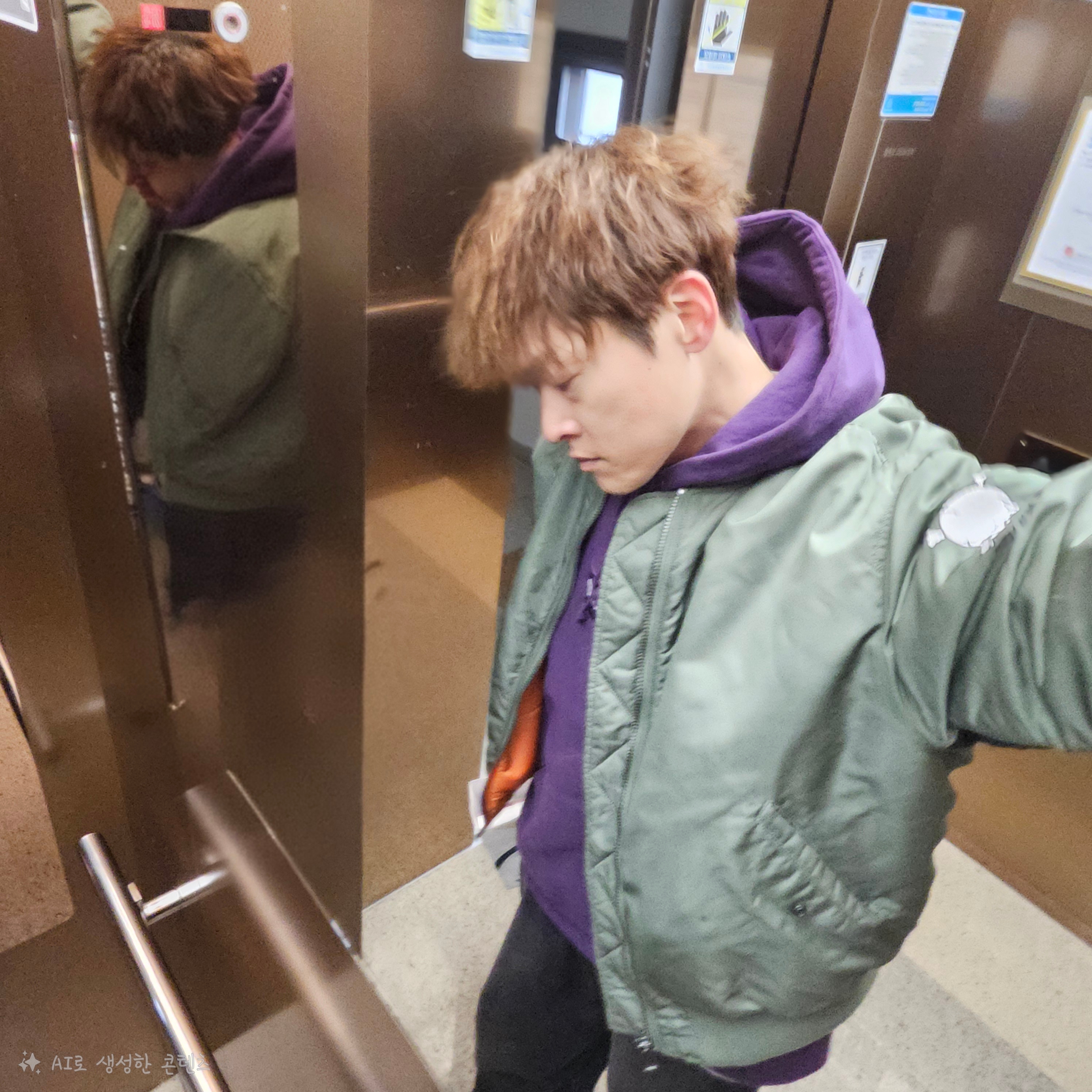 Supreme Box Logo Hooded Sweatshirt Dark Purple - 23FW, Supreme x Bounty Hunter MA-1 Jacket Olive - 23FW 착용 스타일 - 1