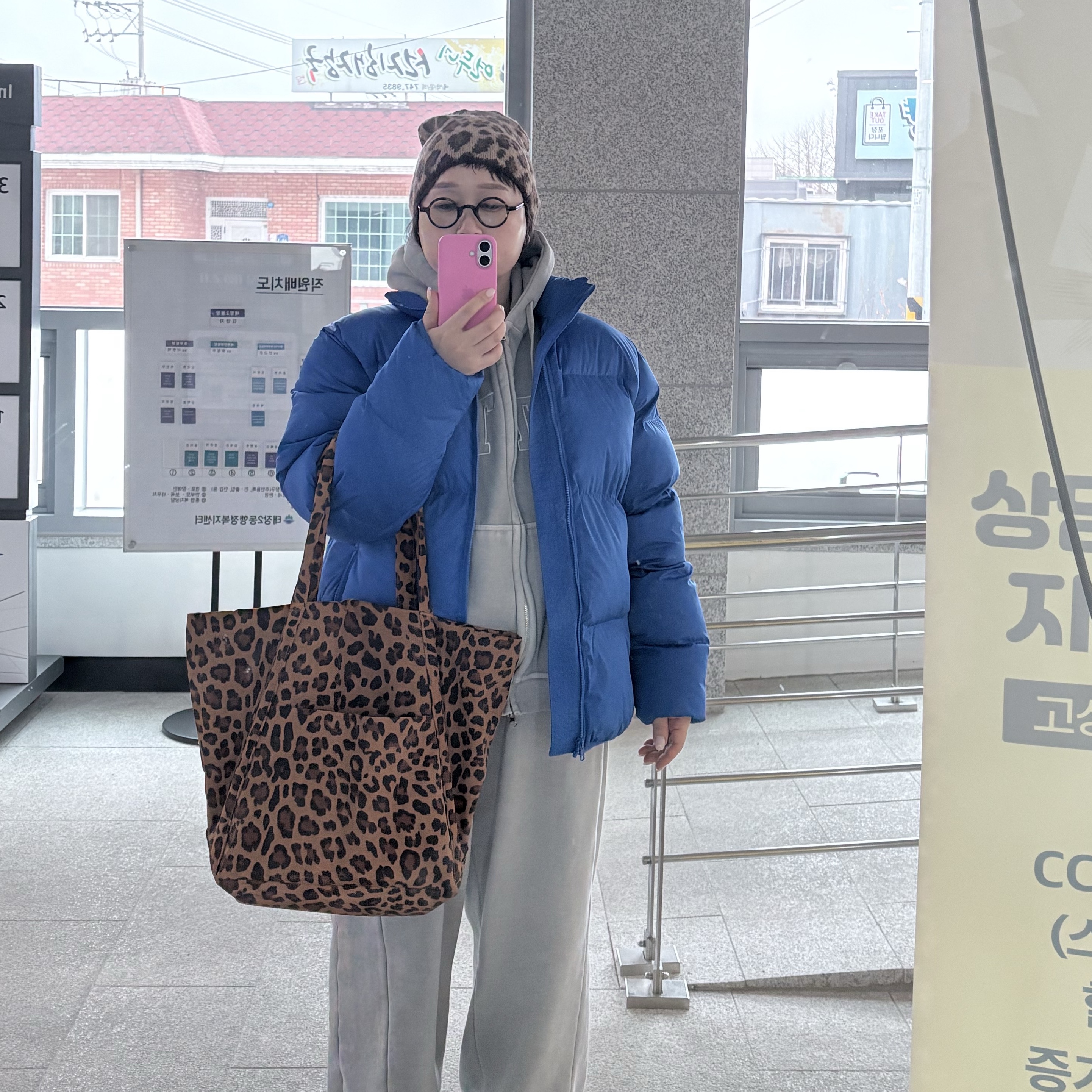 Nike NSW Puffer Jacket Game Royal White - Asia, Subu Packble Sandal Cream Snow Dot 착용 스타일 - 1