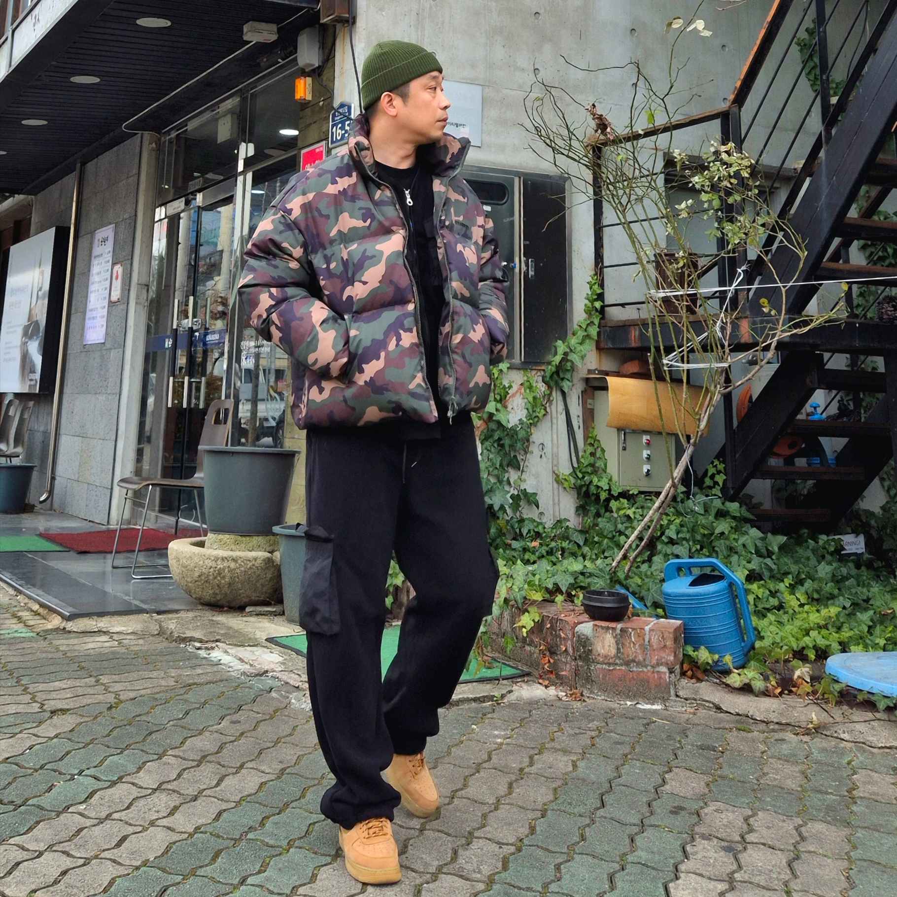 Nike Air Force 1 '07 WB Flax 착용 스타일 - 3