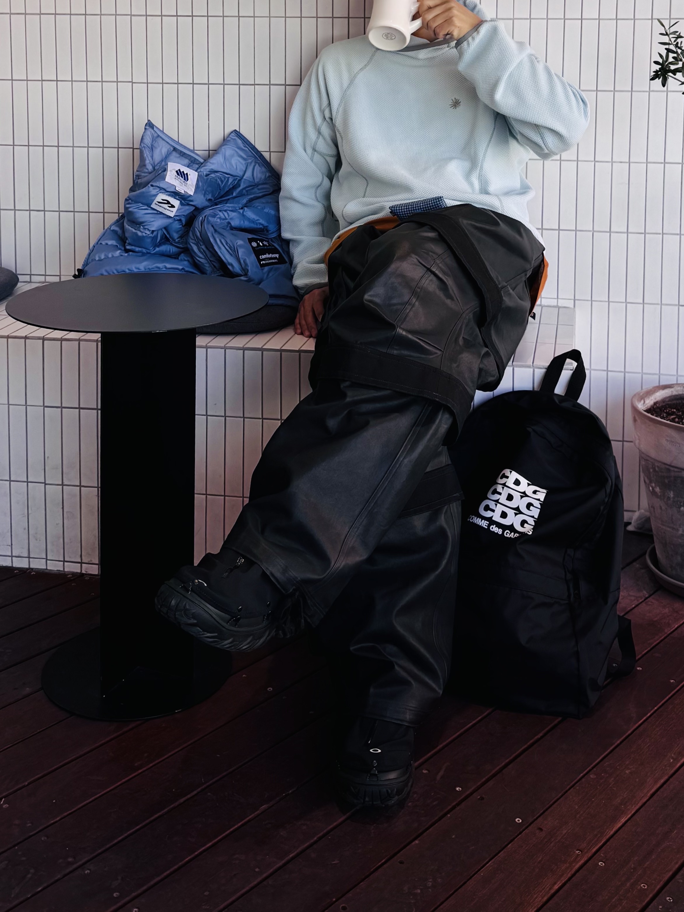 Oakley Meridian Low Ext Blackout, farfromwhat far layered work pants_black 착용 스타일 - 2