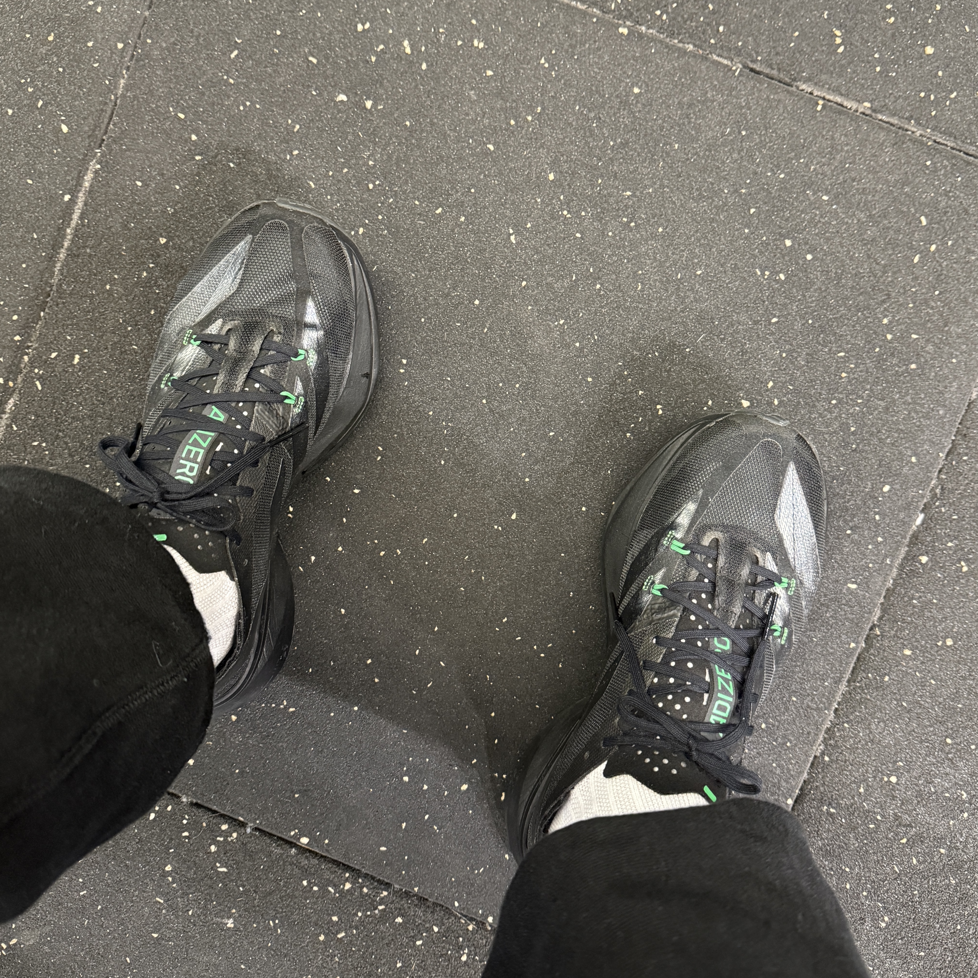 Adidas Adizero Adios Pro 3 M Core Black 착용 스타일