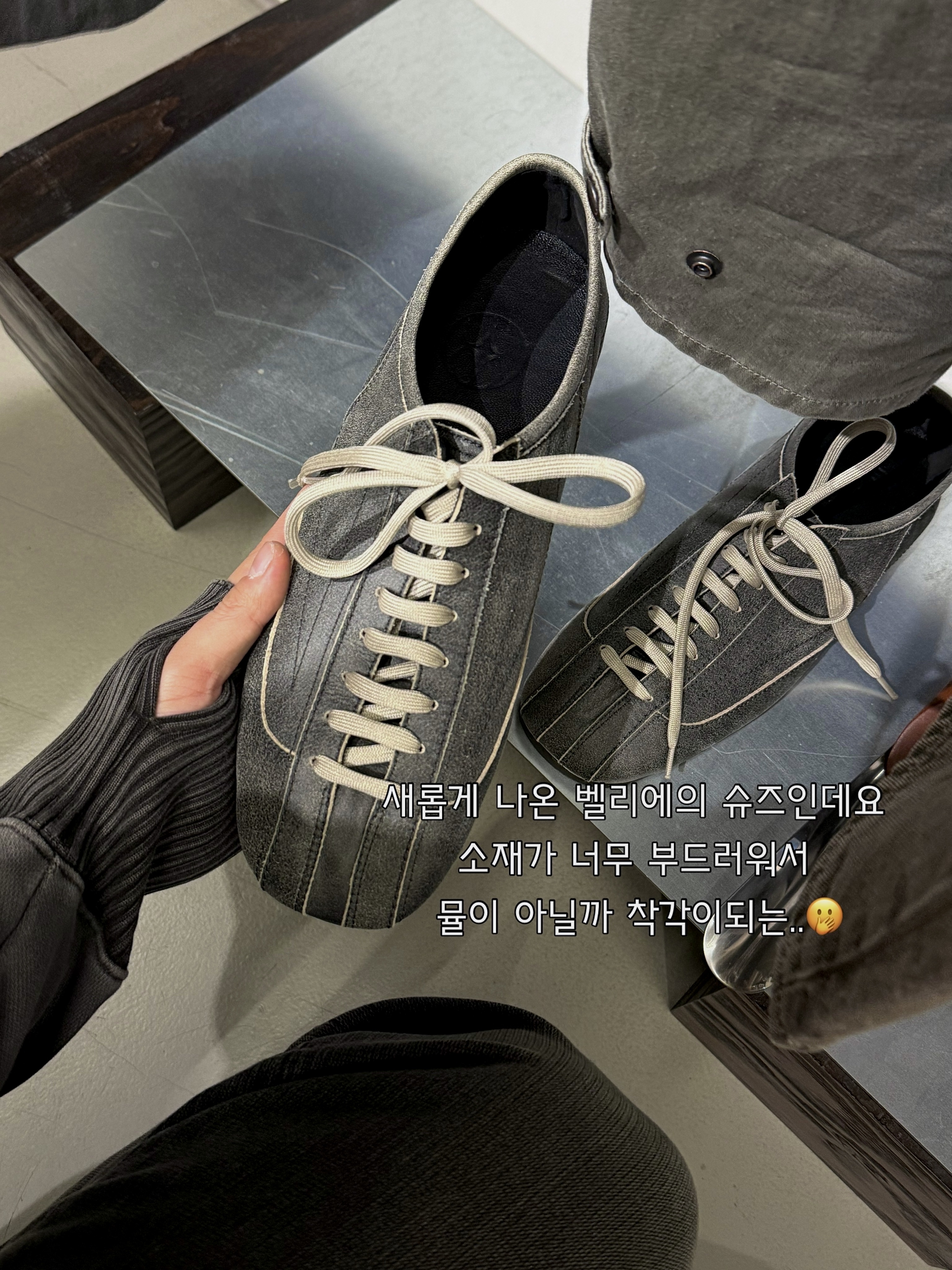 Gentle Monster x Maison Margiela MM114 Black Clear 착용 스타일 - 6